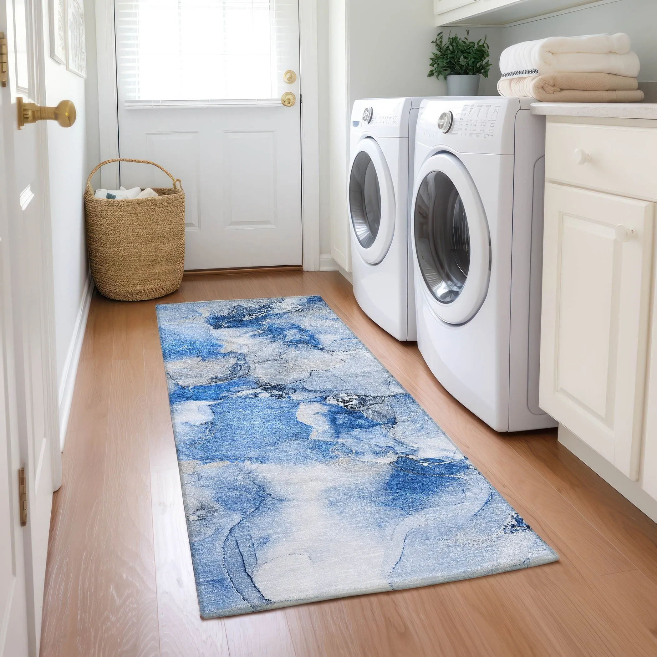Machine Washable Indoor/ Outdoor Abstract Watercolor Chantille Rug