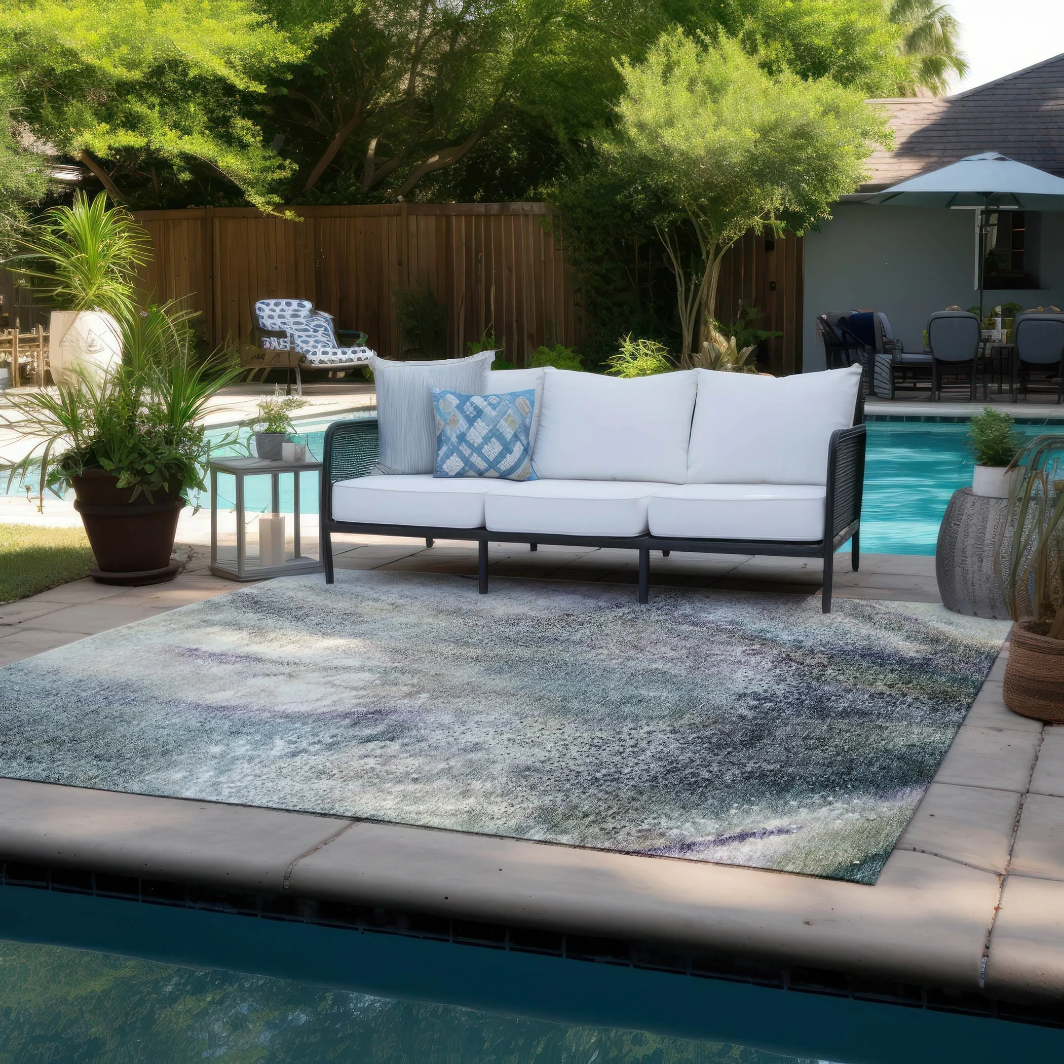 Machine Washable Indoor/ Outdoor Abstract Watercolor Chantille Rug
