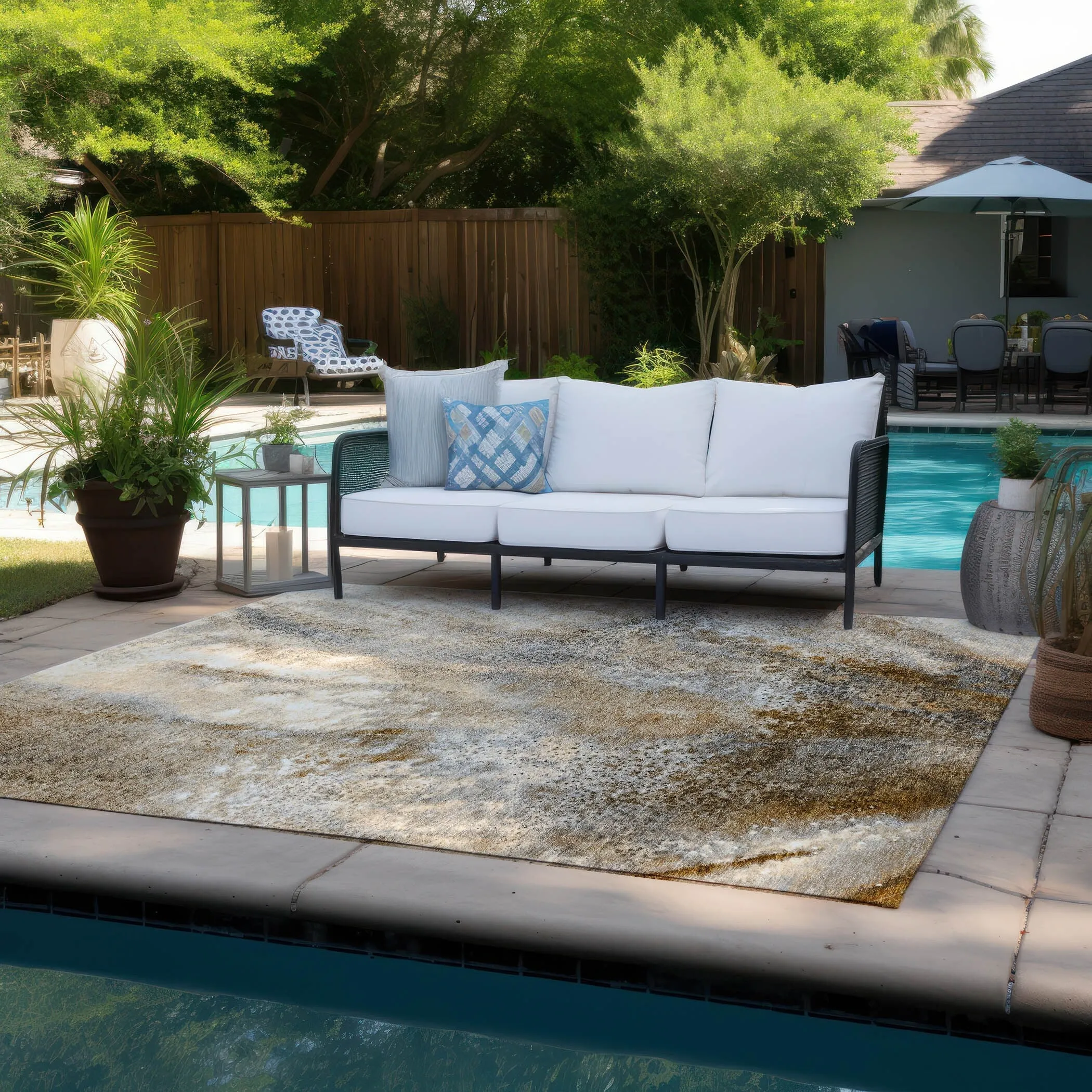 Machine Washable Indoor/ Outdoor Abstract Watercolor Chantille Rug