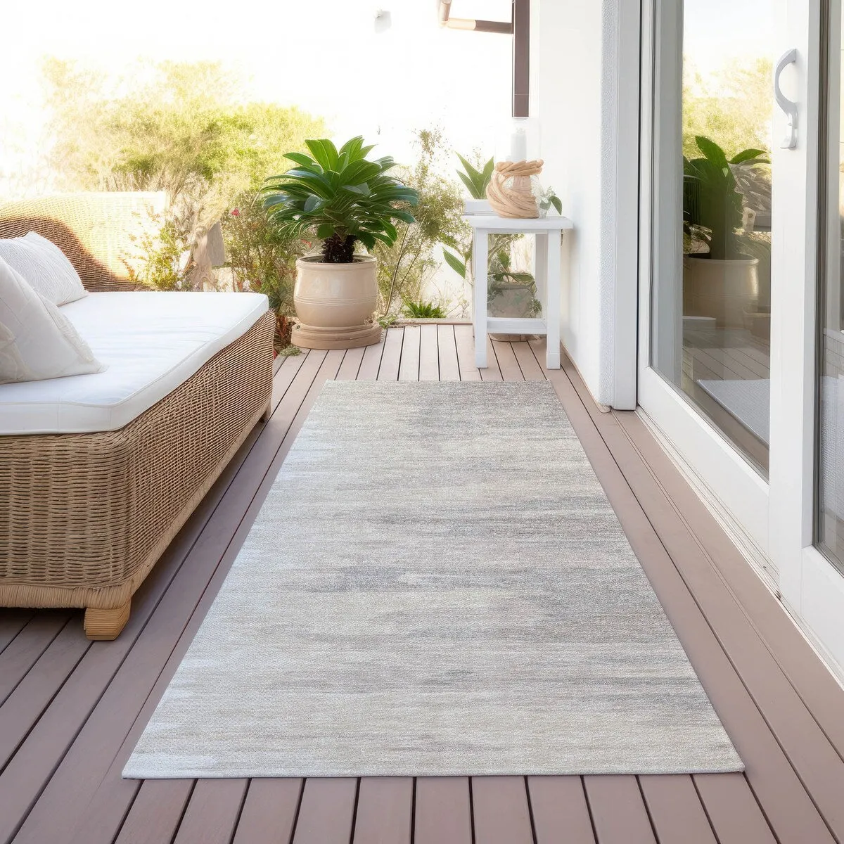 Machine Washable Indoor/ Outdoor Brushstrokes Ombre Chantille Rug