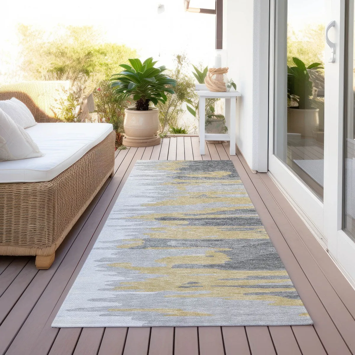 Machine Washable Indoor/ Outdoor Brushstrokes Ombre Chantille Rug