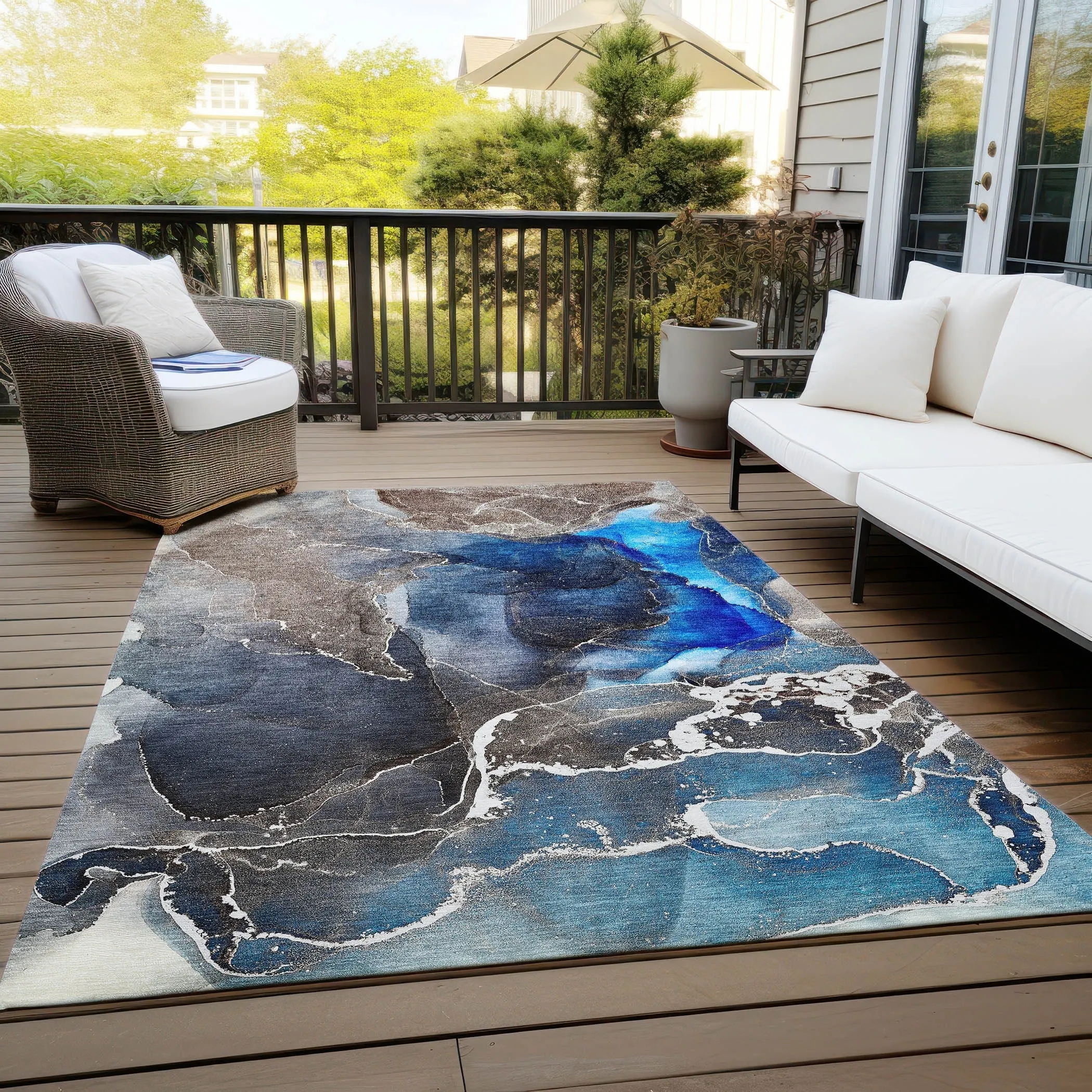 Machine Washable Indoor/ Outdoor Chantille Abstract Navy Rug