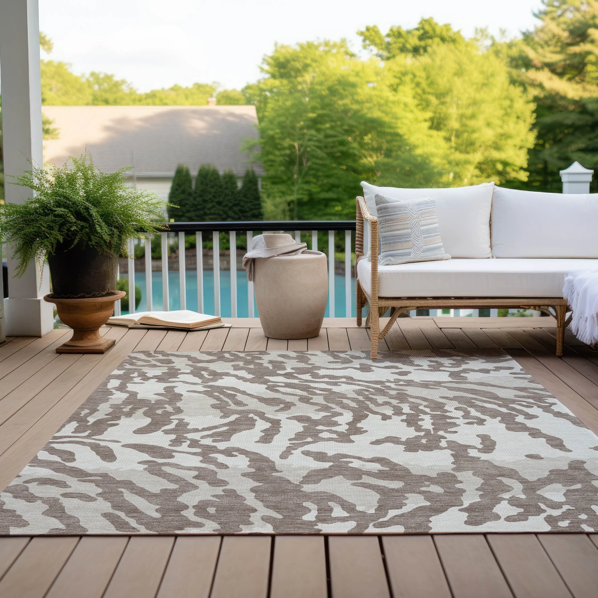 Machine Washable Indoor/ Outdoor Chantille Animal Print Abstract Rug