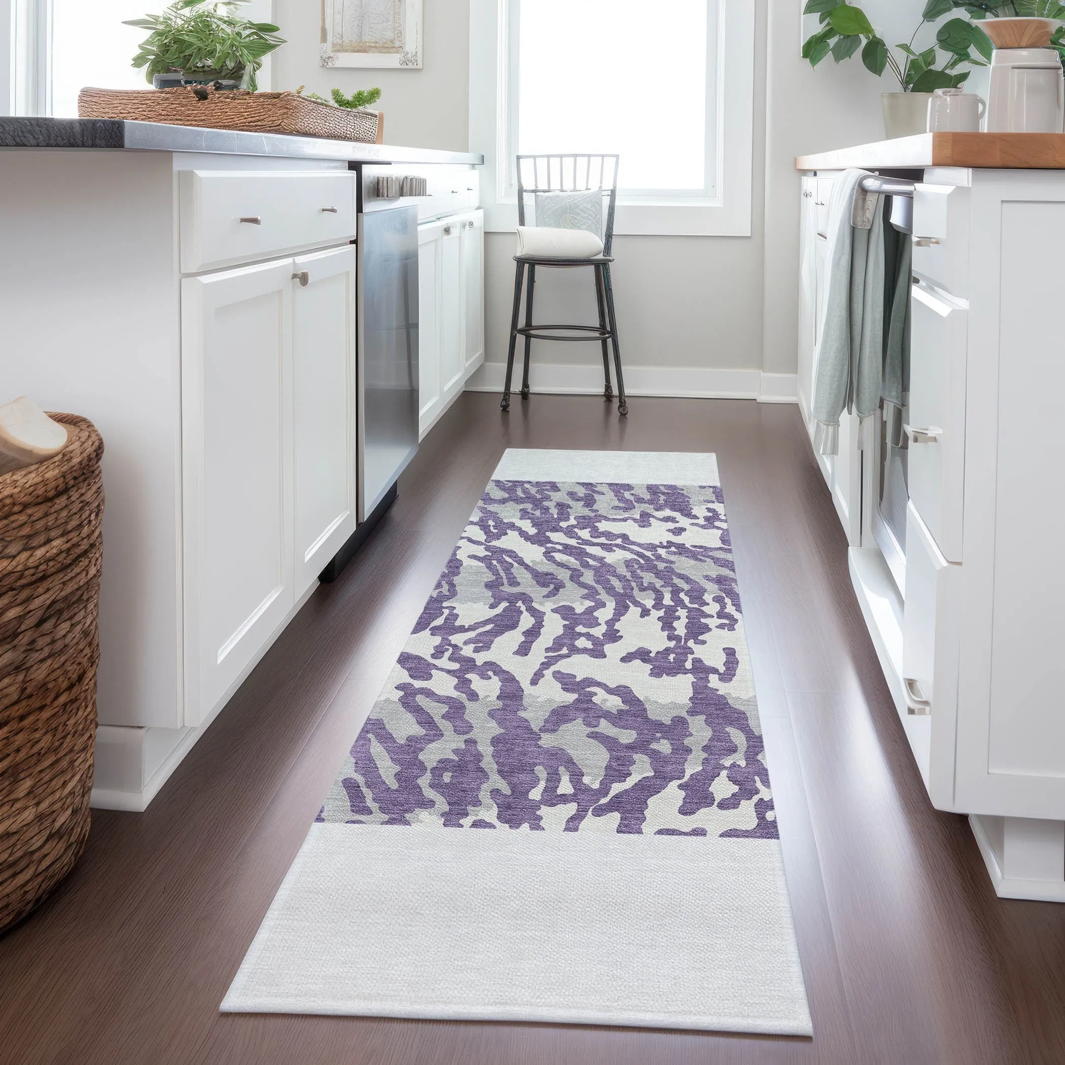 Machine Washable Indoor/ Outdoor Chantille Animal Print Abstract Rug