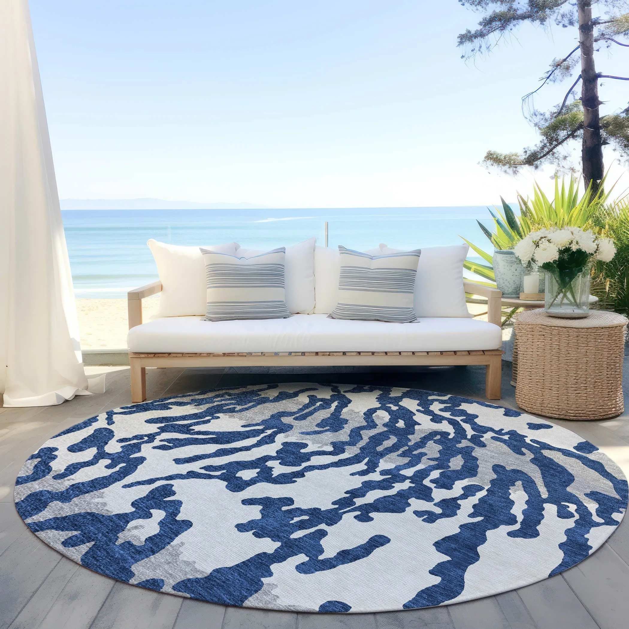 Machine Washable Indoor/ Outdoor Chantille Animal Print Abstract Rug