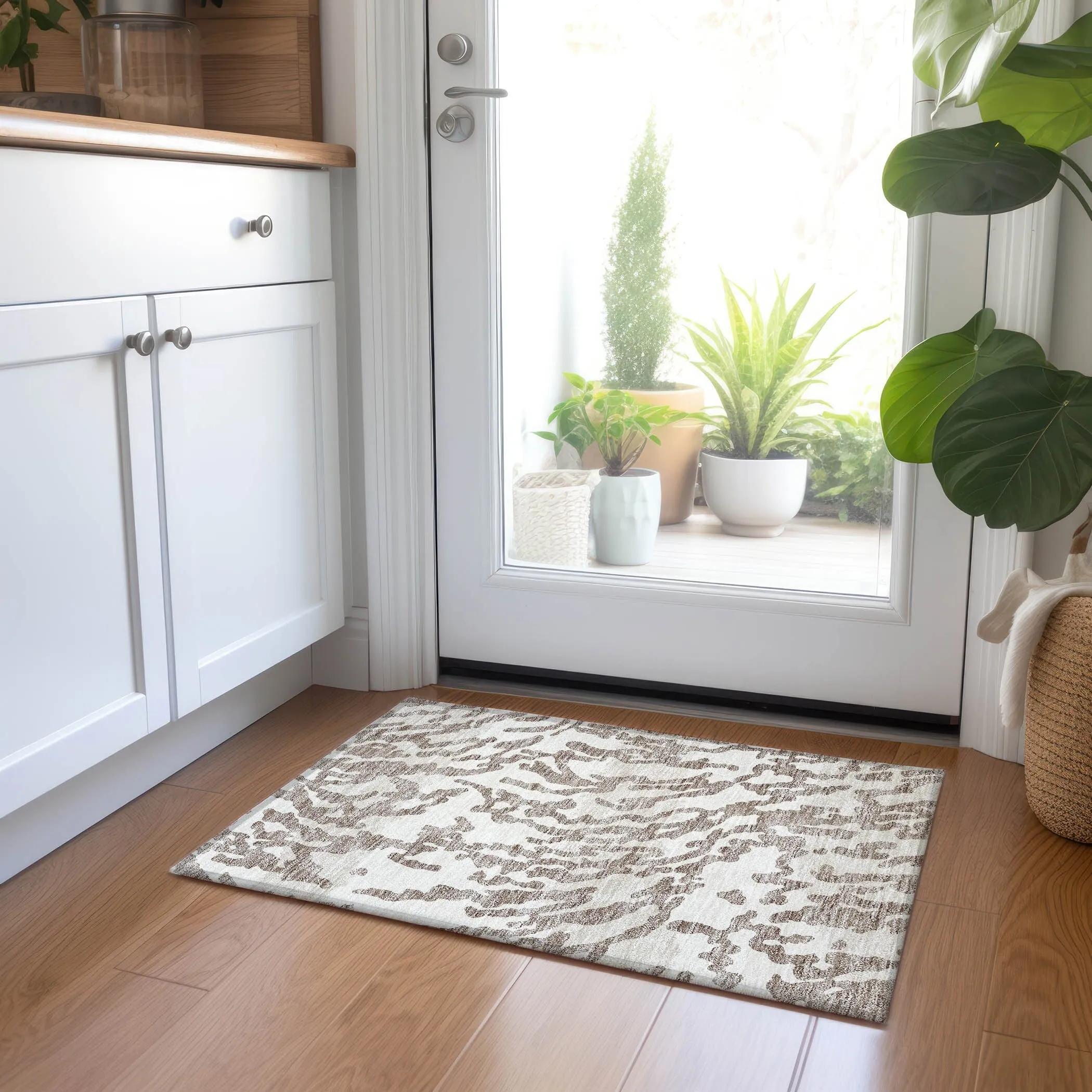Machine Washable Indoor/ Outdoor Chantille Animal Print Abstract Rug