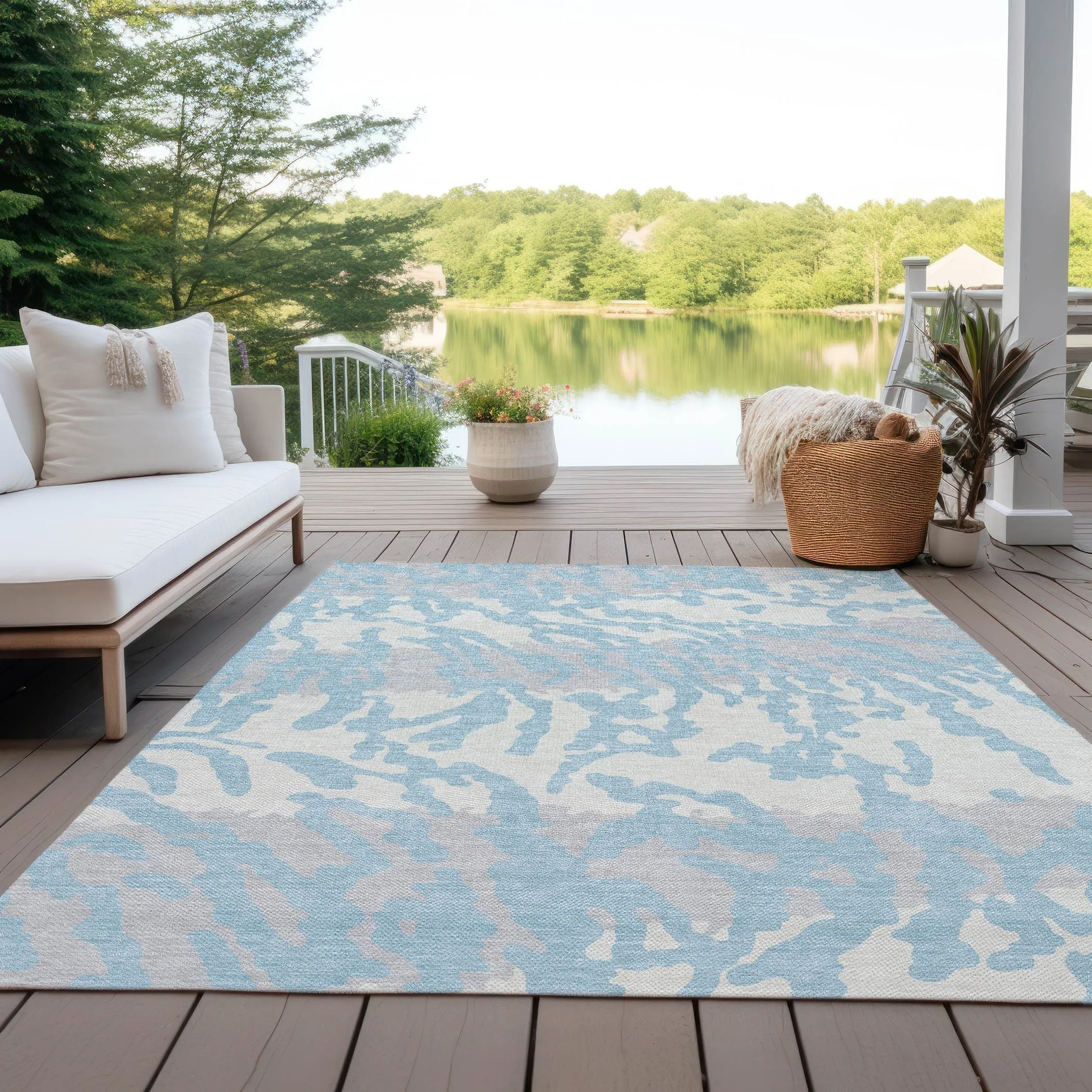 Machine Washable Indoor/ Outdoor Chantille Animal Print Abstract Rug