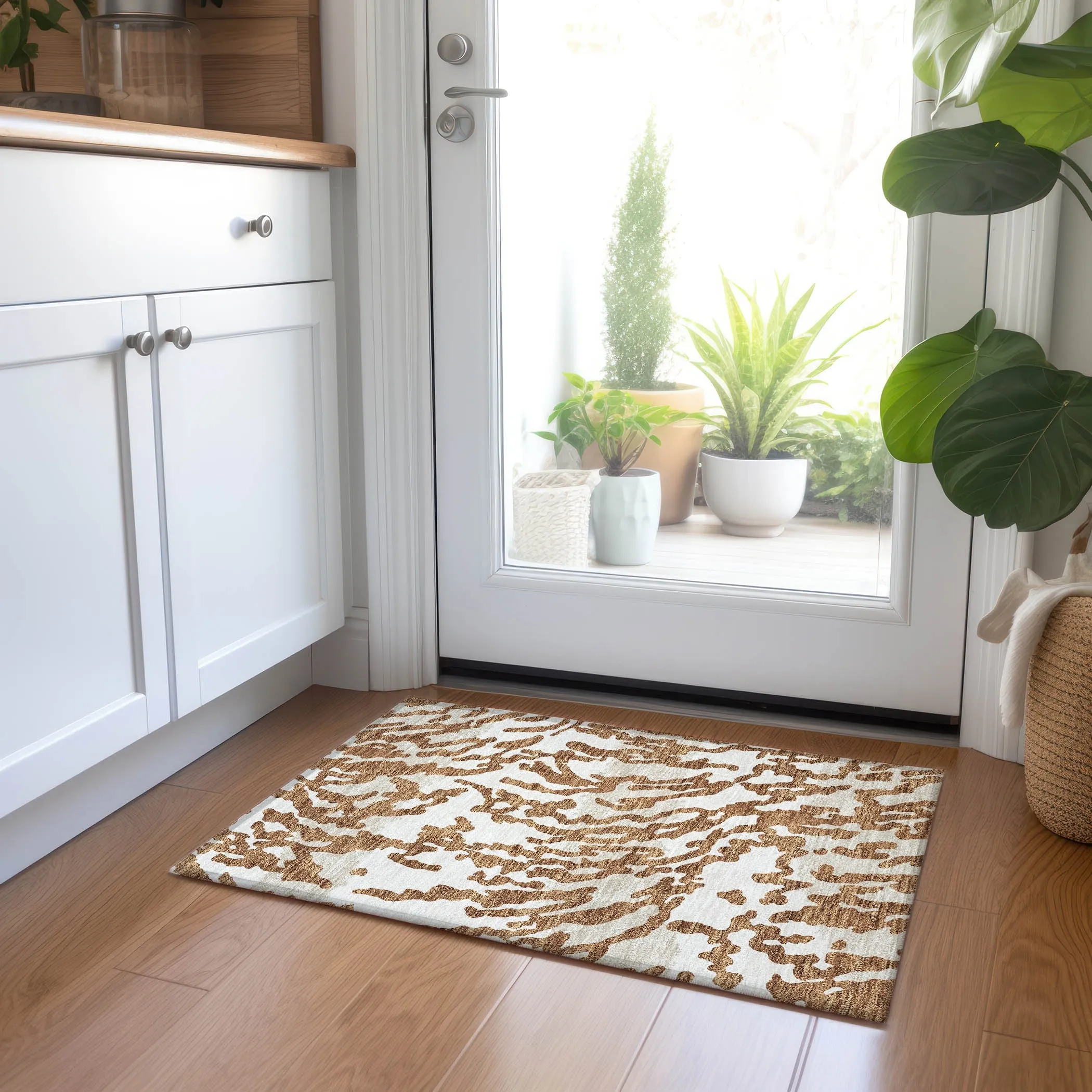 Machine Washable Indoor/ Outdoor Chantille Animal Print Abstract Rug