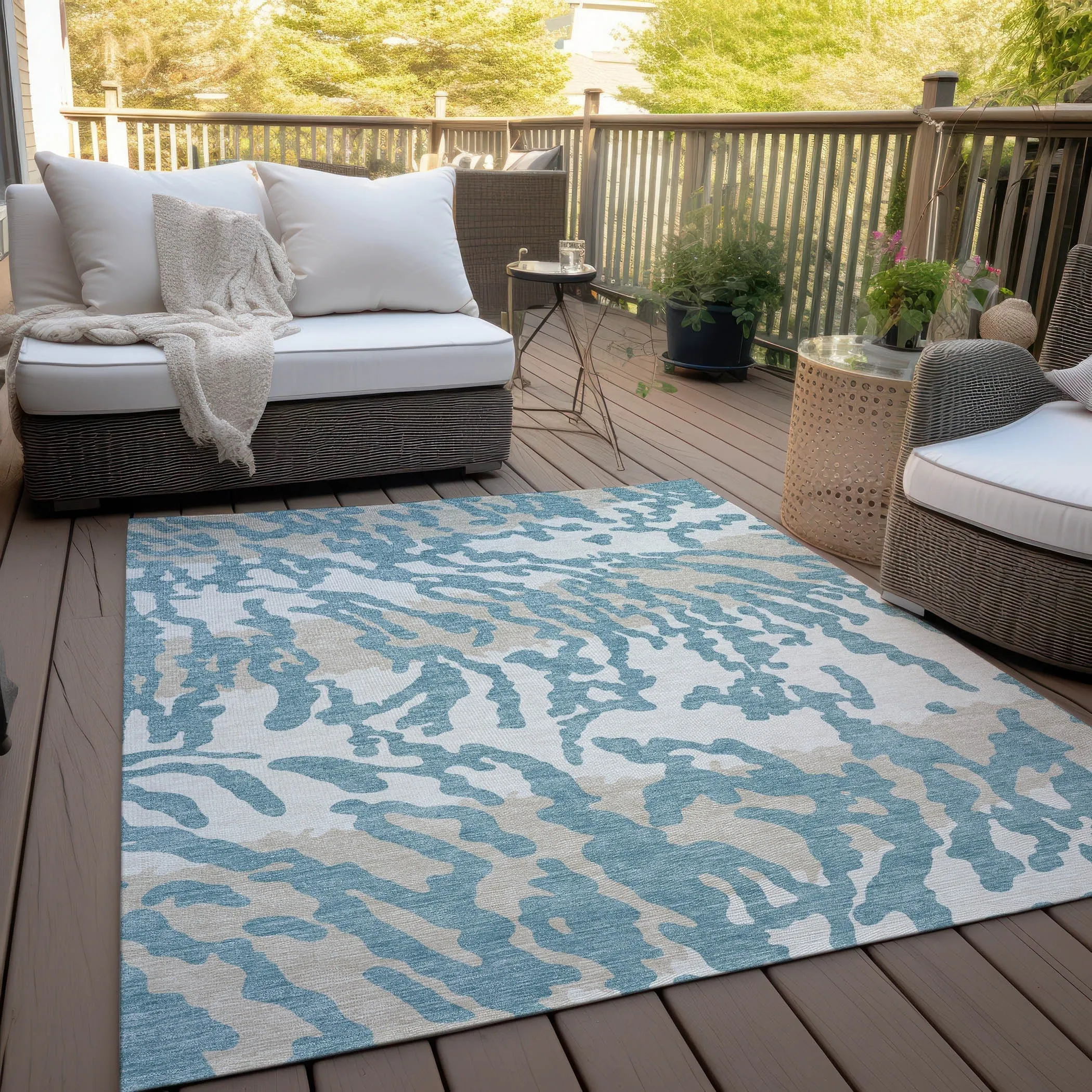 Machine Washable Indoor/ Outdoor Chantille Animal Print Abstract Rug