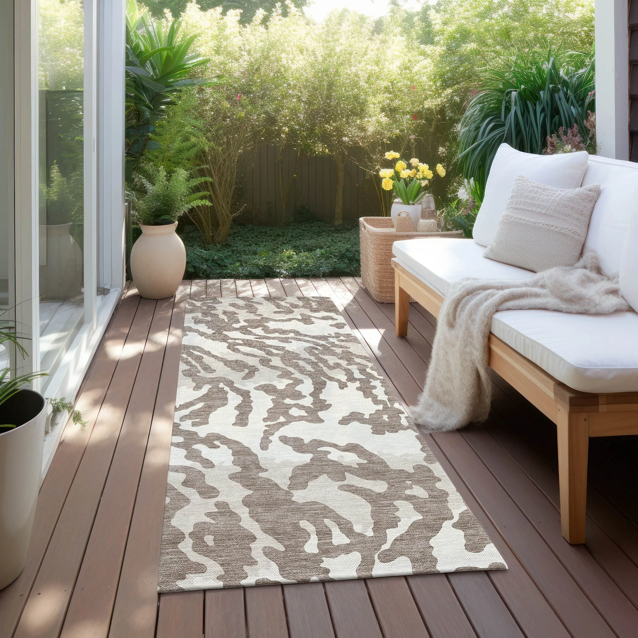 Machine Washable Indoor/ Outdoor Chantille Animal Print Abstract Rug