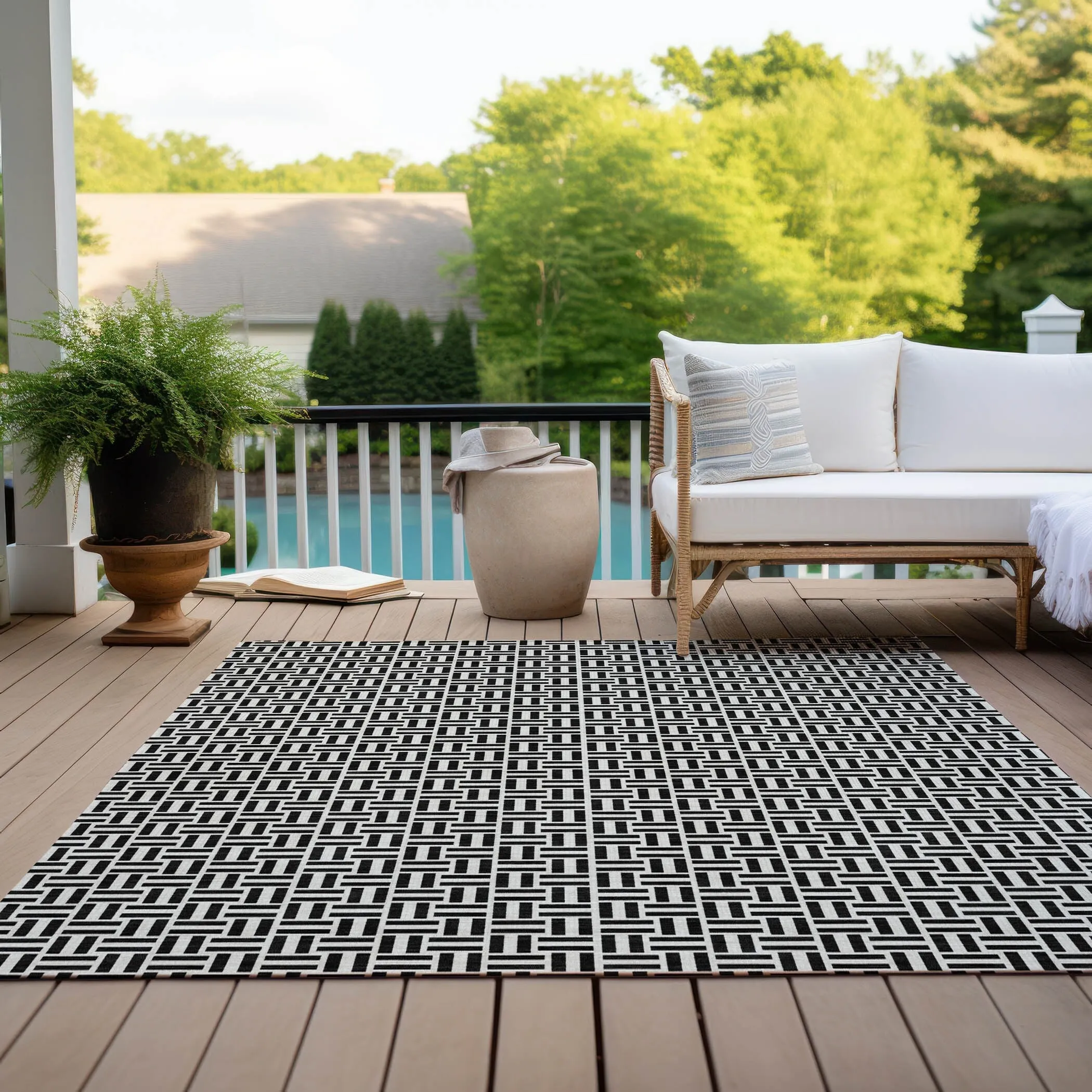 Machine Washable Indoor/ Outdoor Chantille Contemporary Casual Rug