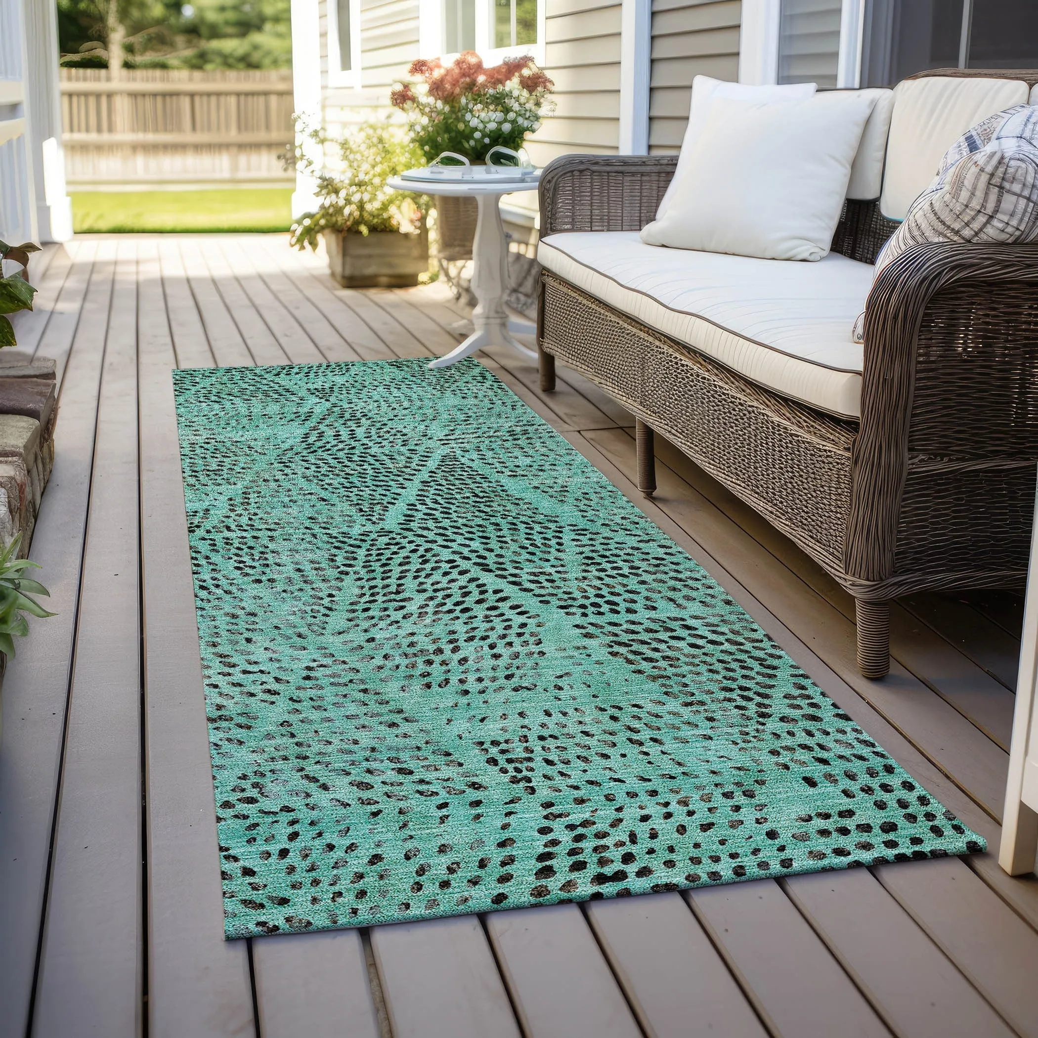 Machine Washable Indoor/ Outdoor Chantille Contemporary Diamonds Rug