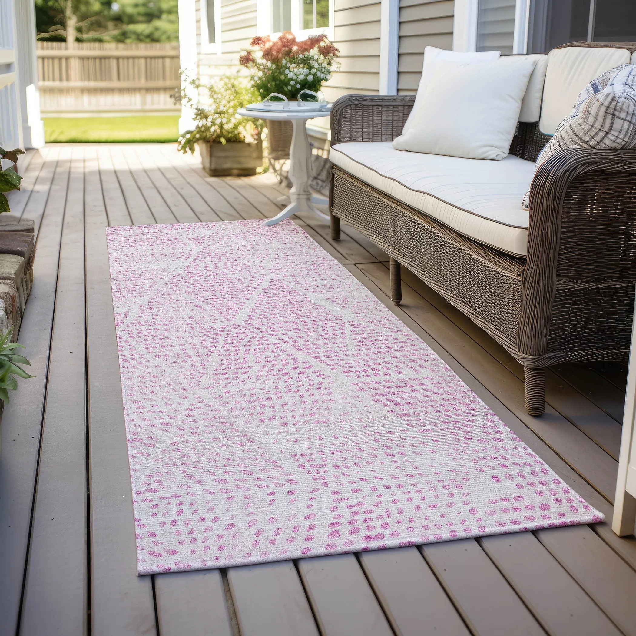 Machine Washable Indoor/ Outdoor Chantille Contemporary Diamonds Rug