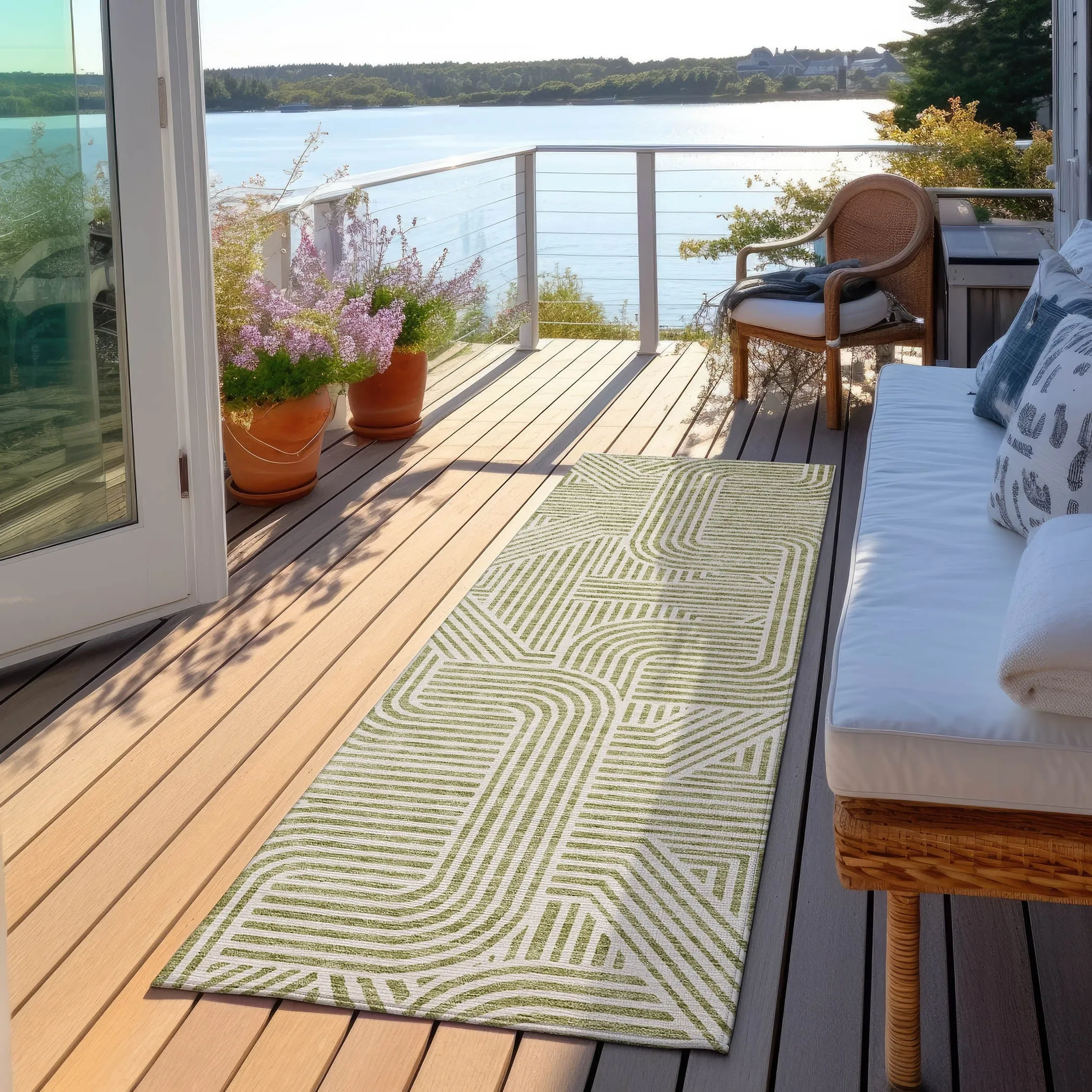 Machine Washable Indoor/ Outdoor Chantille Contemporary Geo Rug