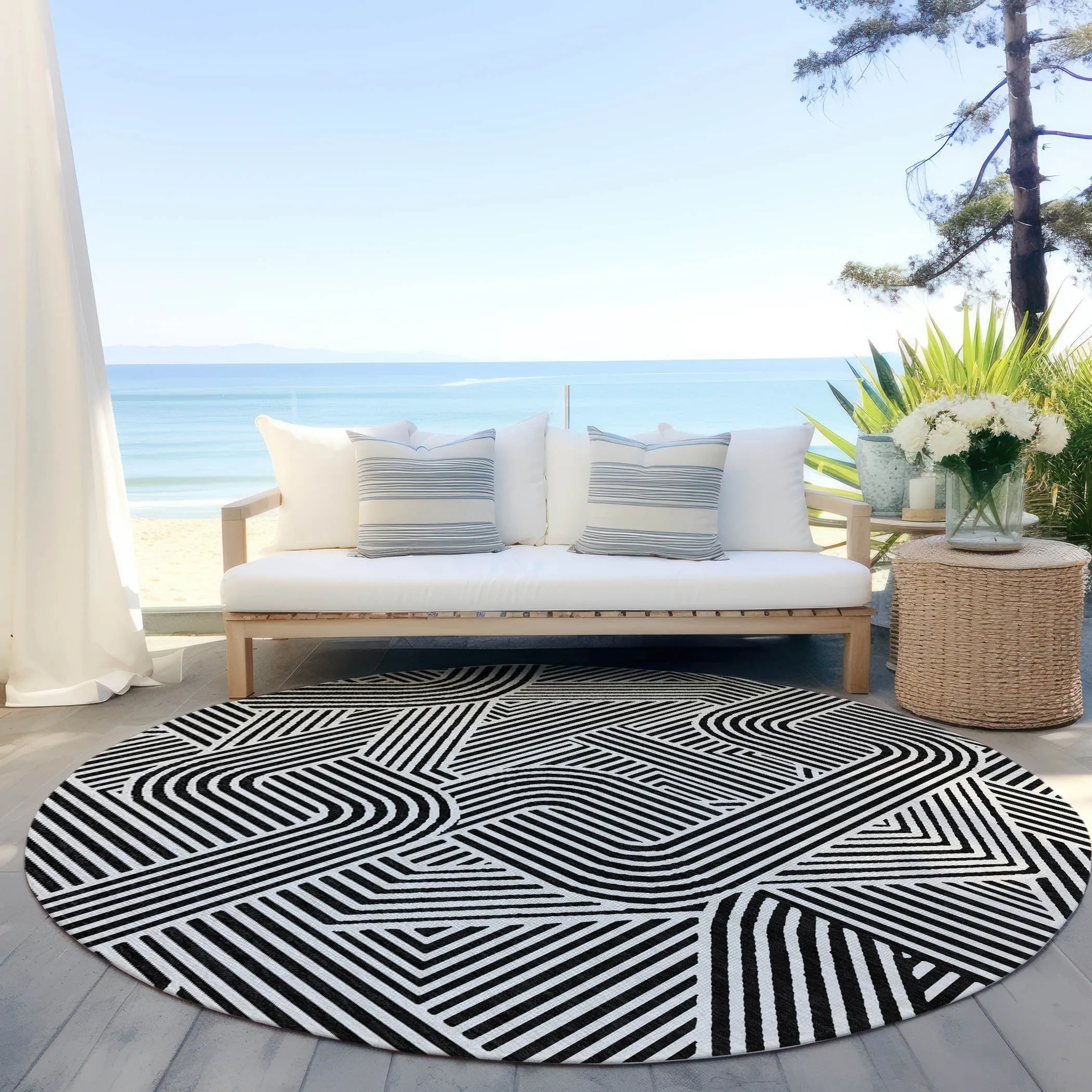 Machine Washable Indoor/ Outdoor Chantille Contemporary Geo Rug