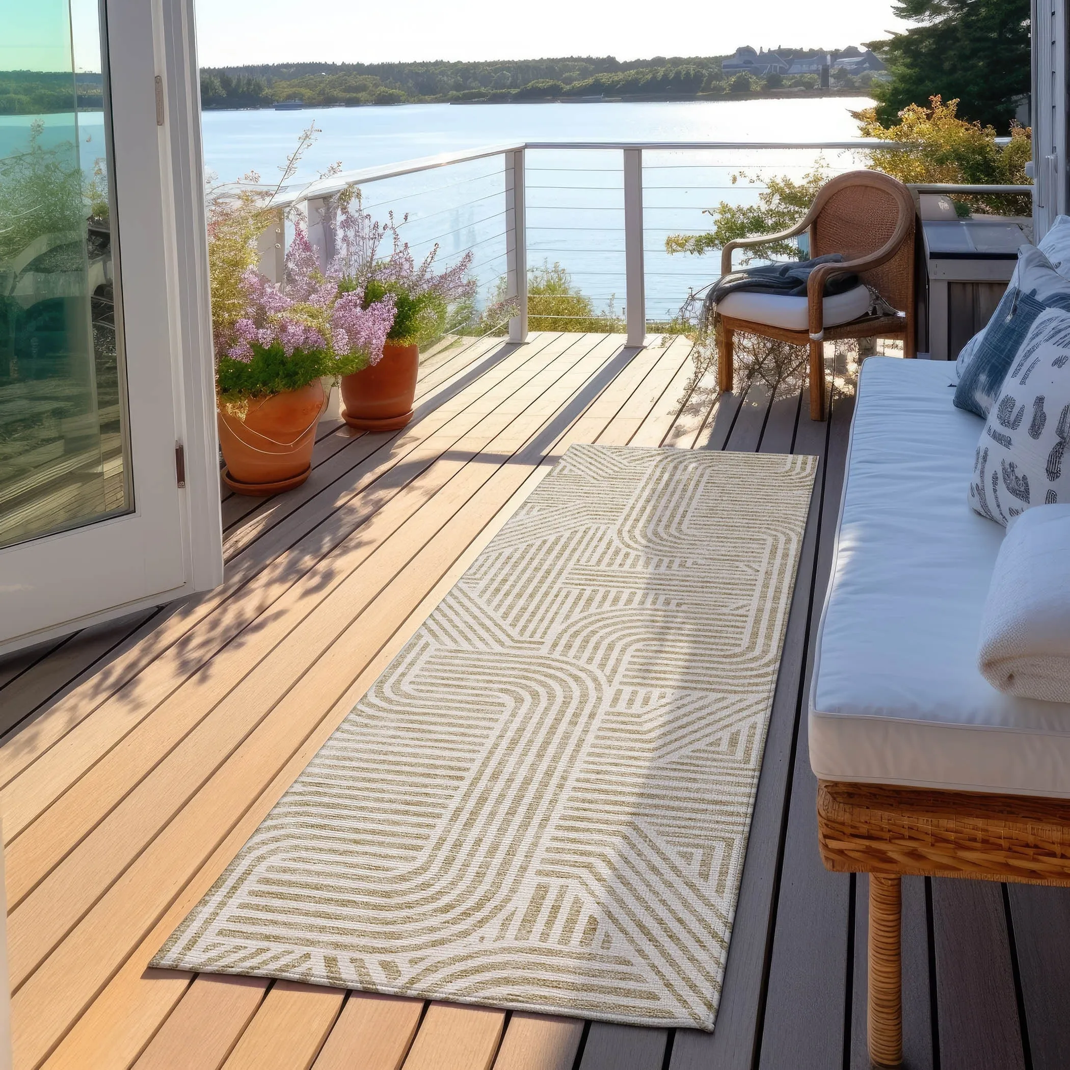 Machine Washable Indoor/ Outdoor Chantille Contemporary Geo Rug