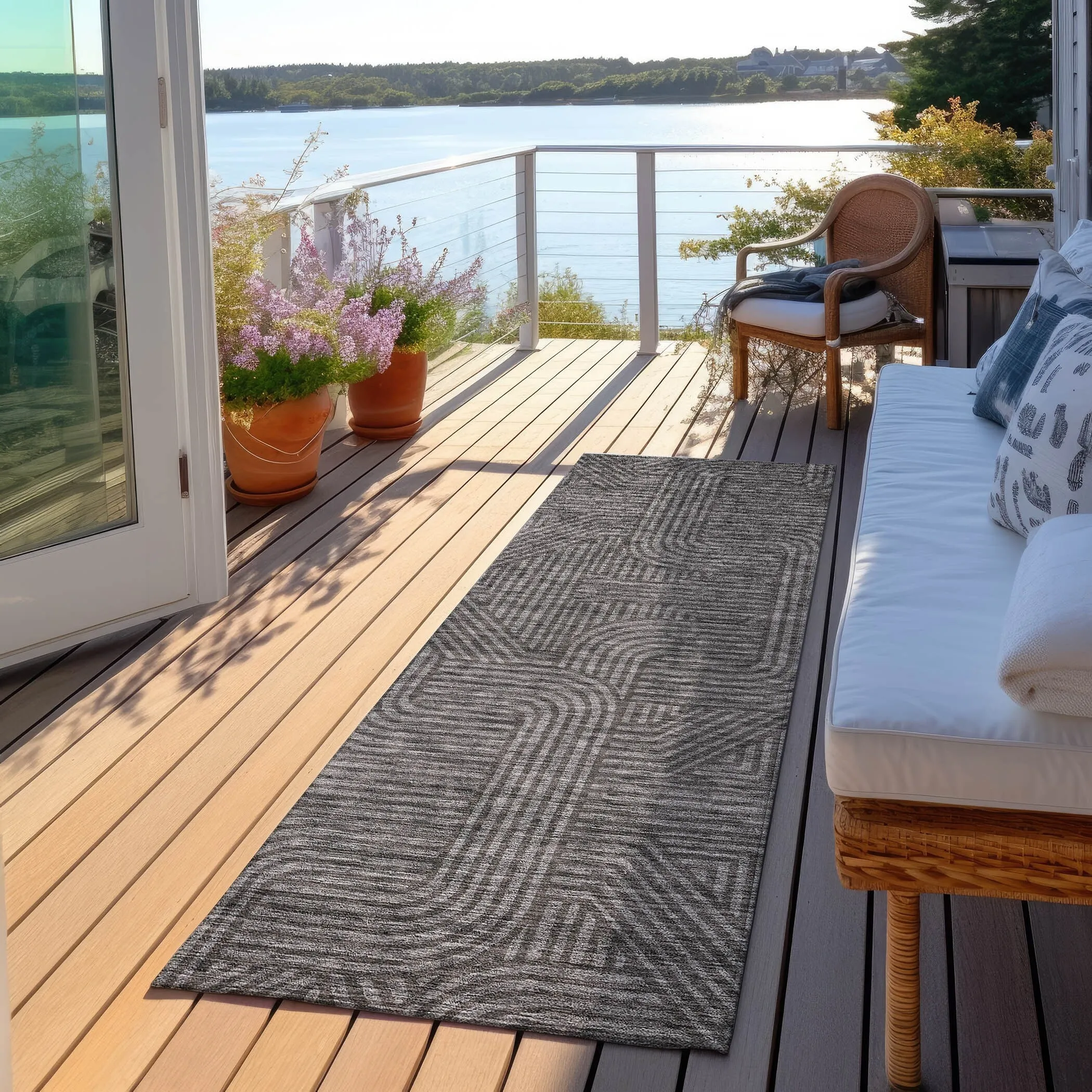 Machine Washable Indoor/ Outdoor Chantille Contemporary Geo Rug