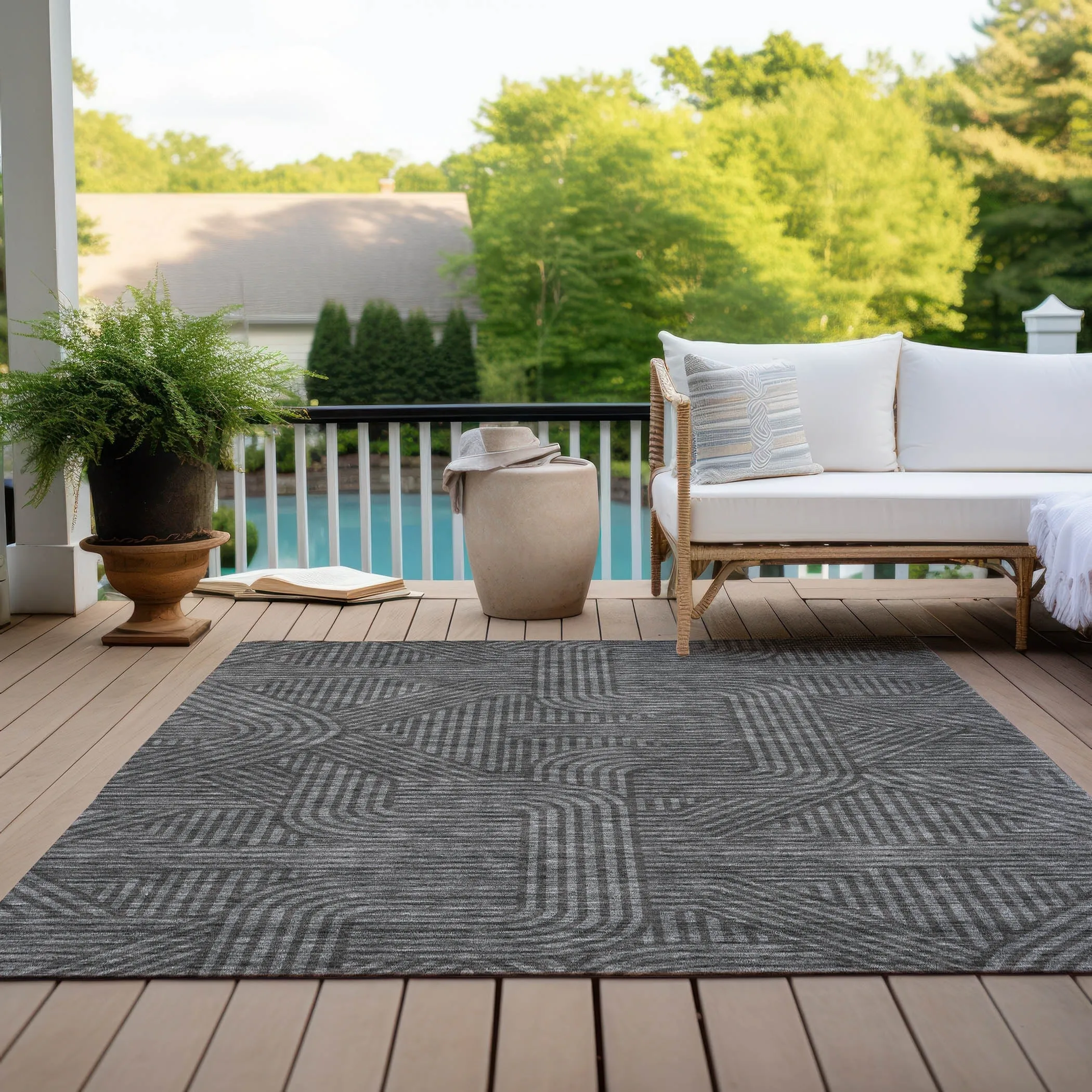 Machine Washable Indoor/ Outdoor Chantille Contemporary Geo Rug
