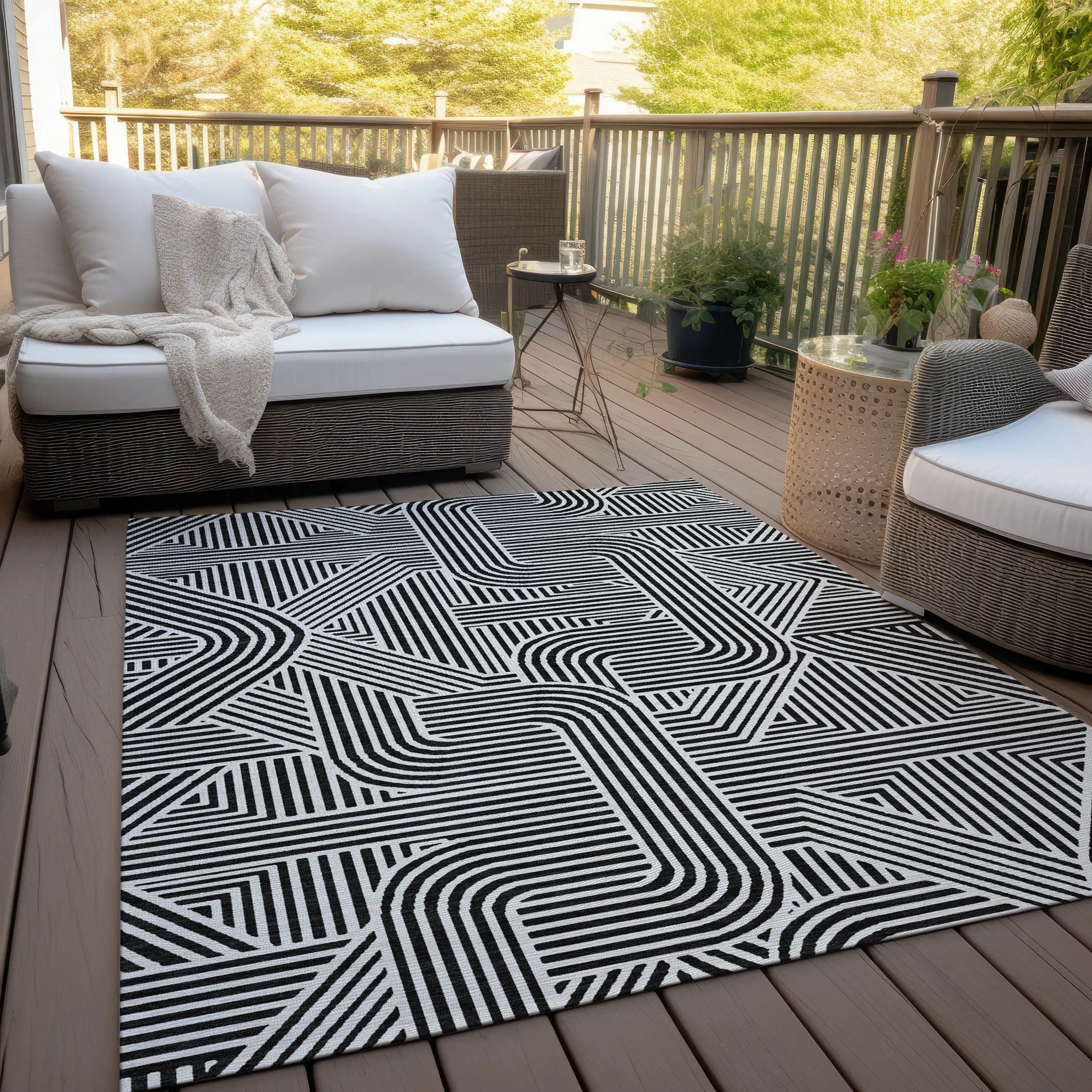 Machine Washable Indoor/ Outdoor Chantille Contemporary Geo Rug