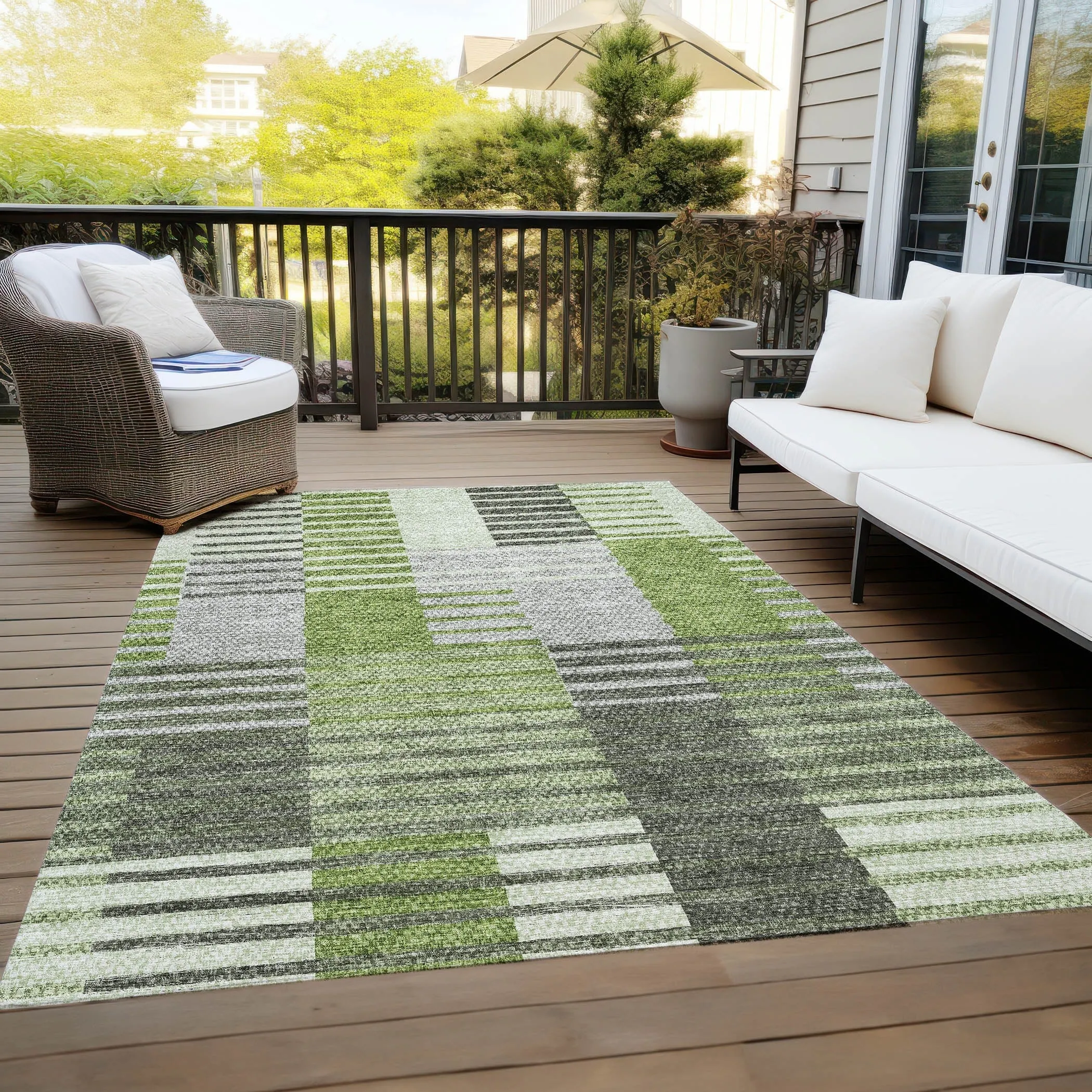 Machine Washable Indoor/ Outdoor Chantille Contemporary Stripes Rug