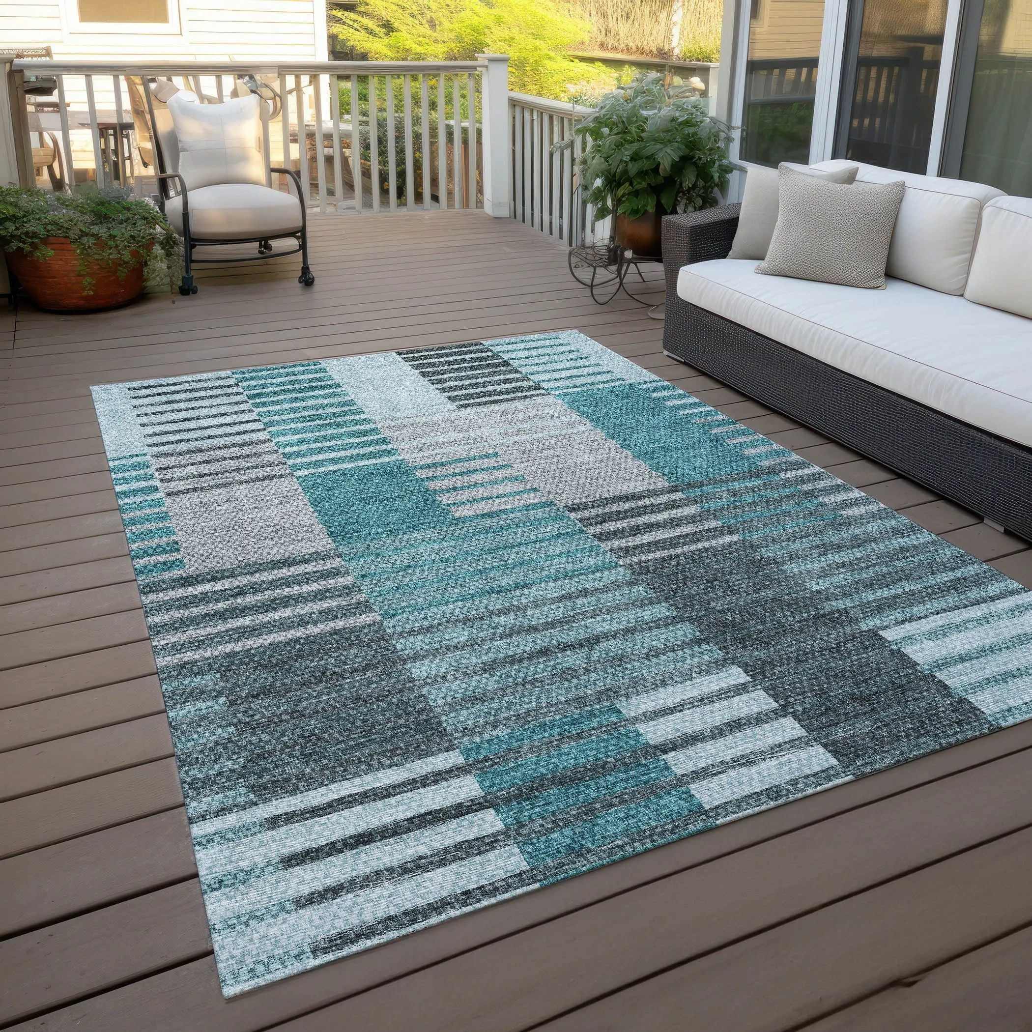 Machine Washable Indoor/ Outdoor Chantille Contemporary Stripes Rug