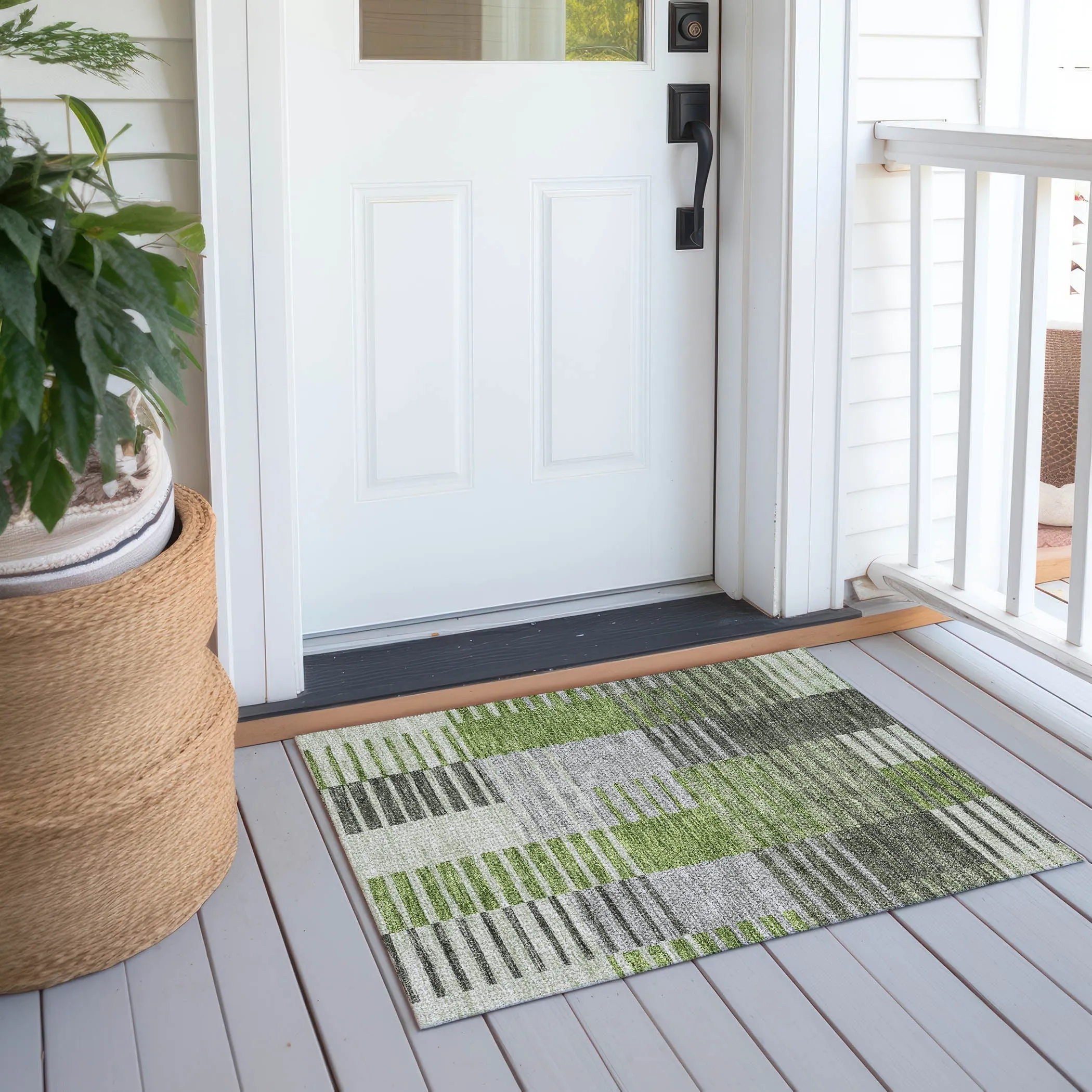 Machine Washable Indoor/ Outdoor Chantille Contemporary Stripes Rug