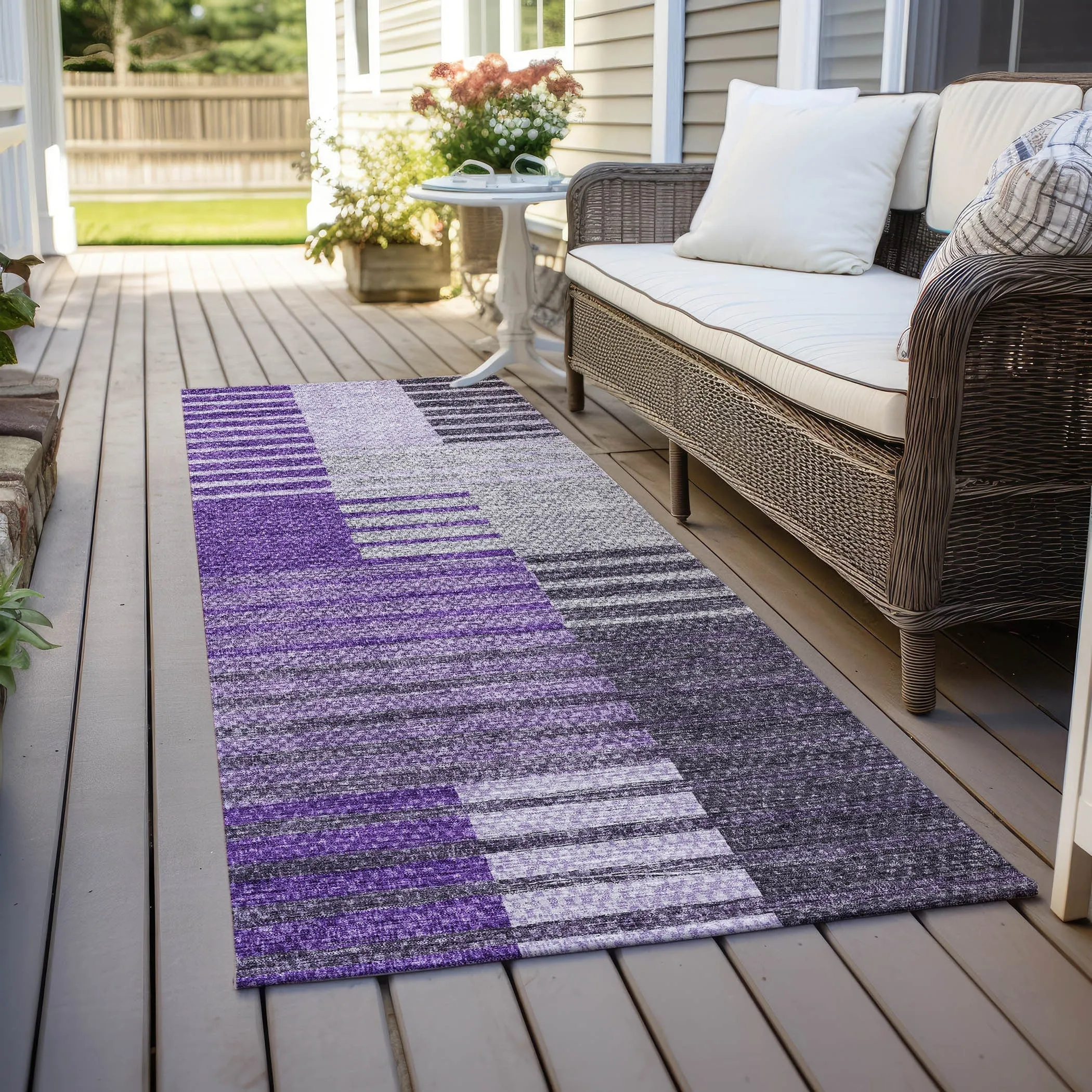 Machine Washable Indoor/ Outdoor Chantille Contemporary Stripes Rug