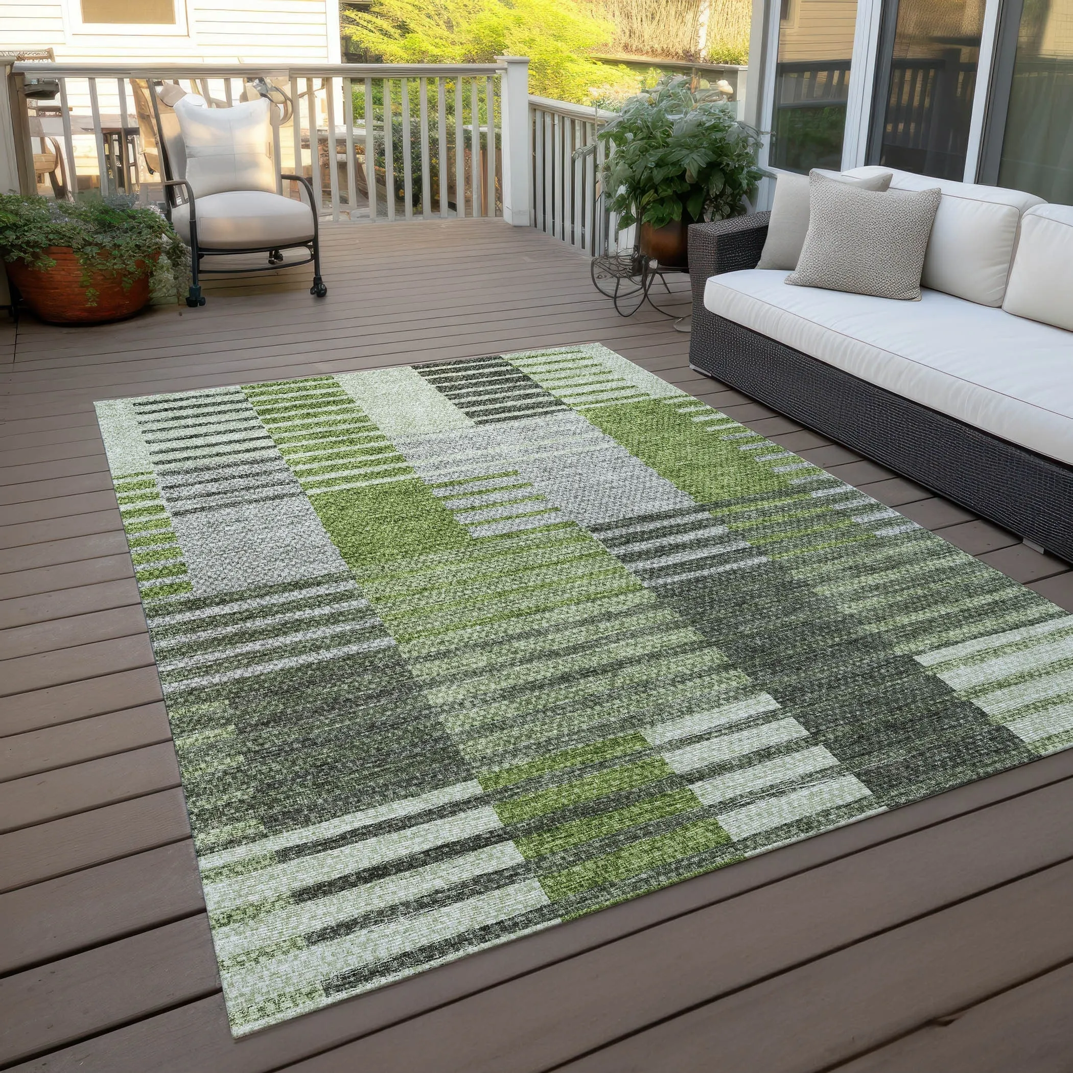 Machine Washable Indoor/ Outdoor Chantille Contemporary Stripes Rug