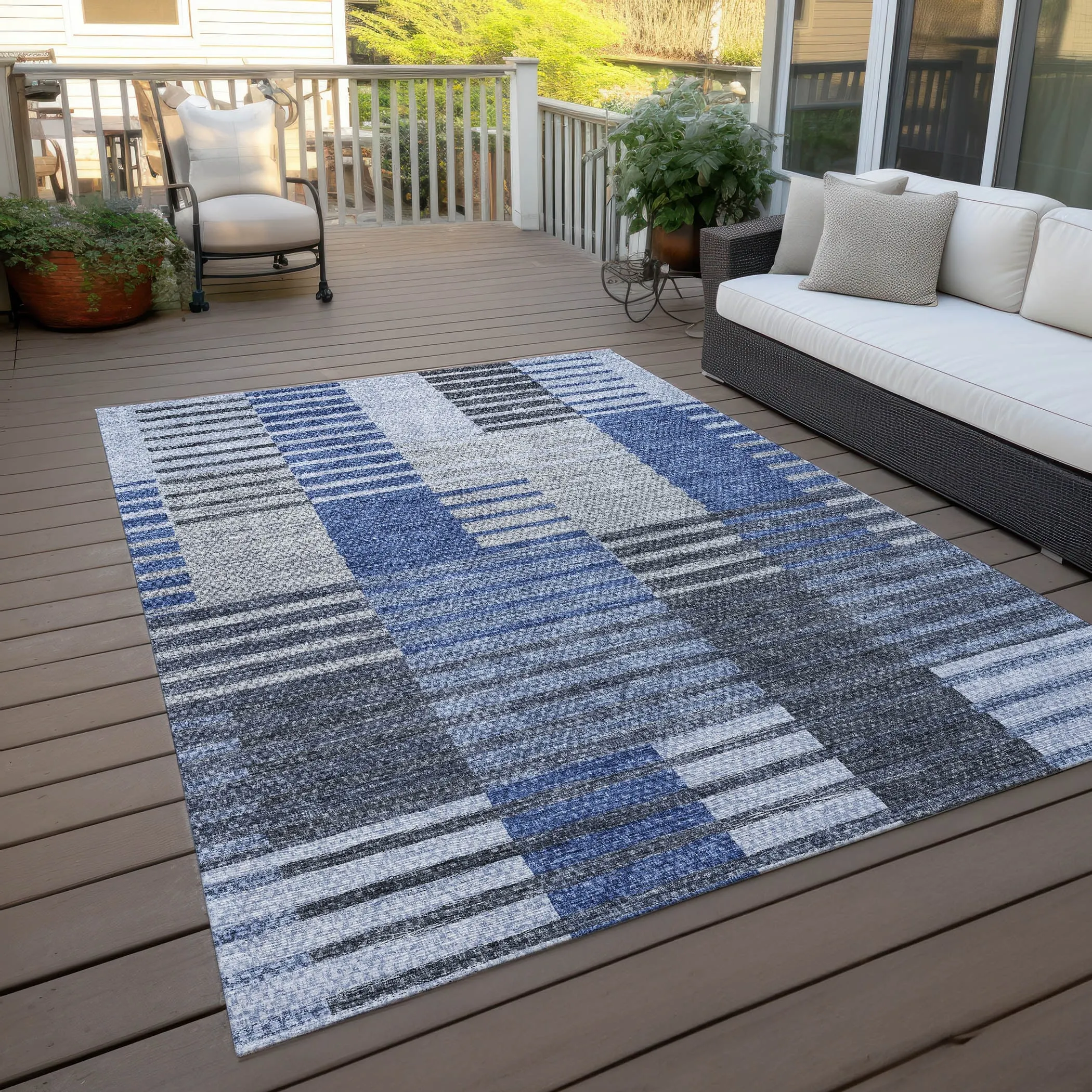 Machine Washable Indoor/ Outdoor Chantille Contemporary Stripes Rug
