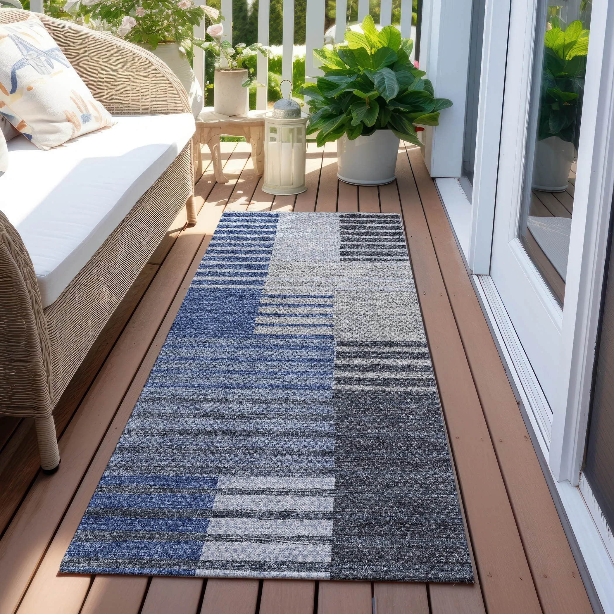 Machine Washable Indoor/ Outdoor Chantille Contemporary Stripes Rug