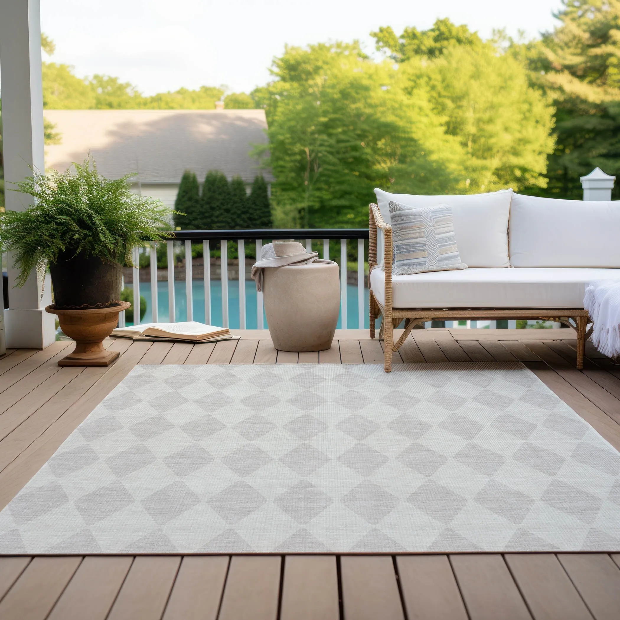 Machine Washable Indoor/ Outdoor Chantille Diamond Argyle Rug