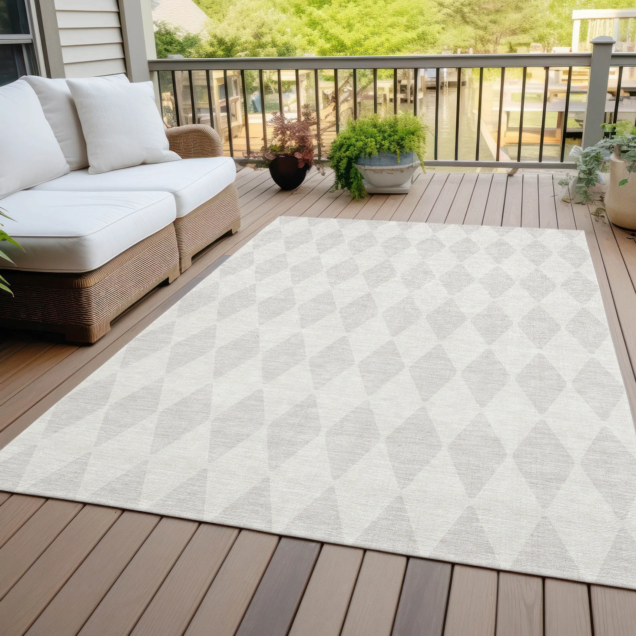 Machine Washable Indoor/ Outdoor Chantille Diamond Argyle Rug