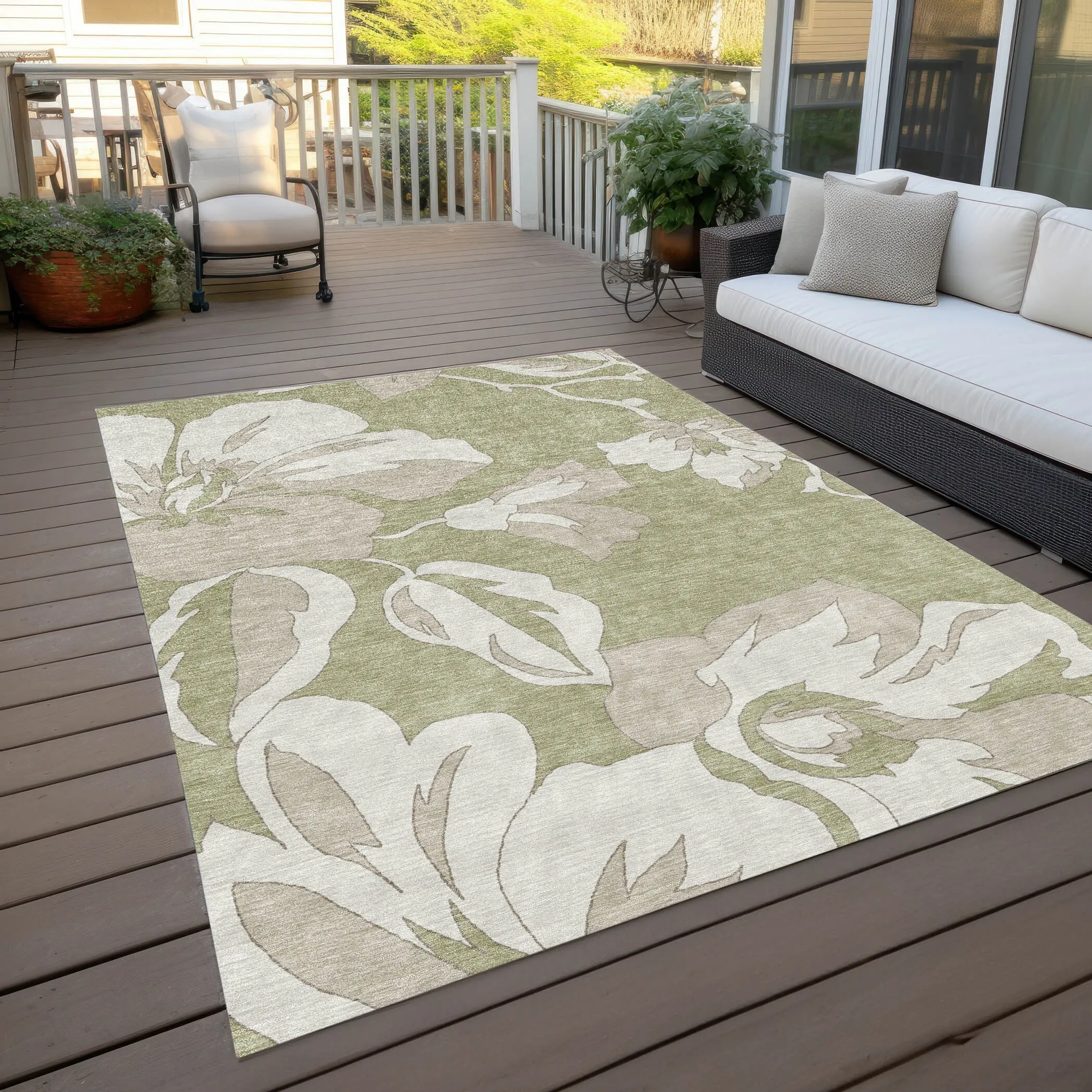 Machine Washable Indoor/ Outdoor Chantille Floral Rug