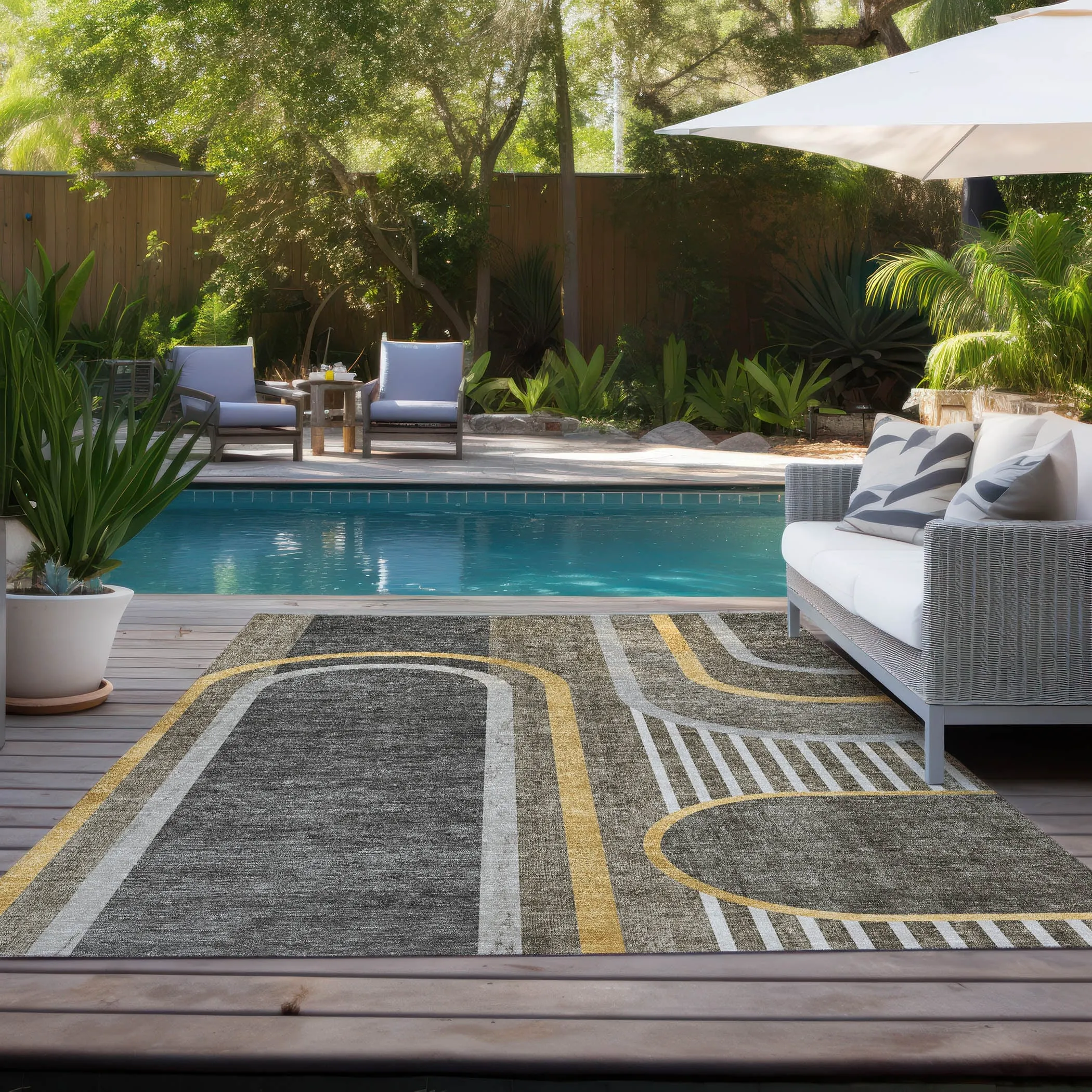 Machine Washable Indoor/ Outdoor Chantille Mid Century Modern Rug