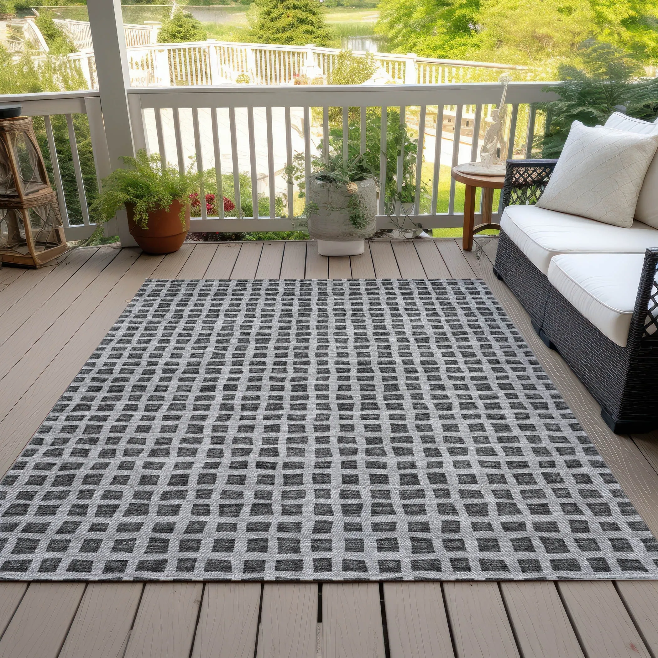 Machine Washable Indoor/ Outdoor Chantille Squares Rug