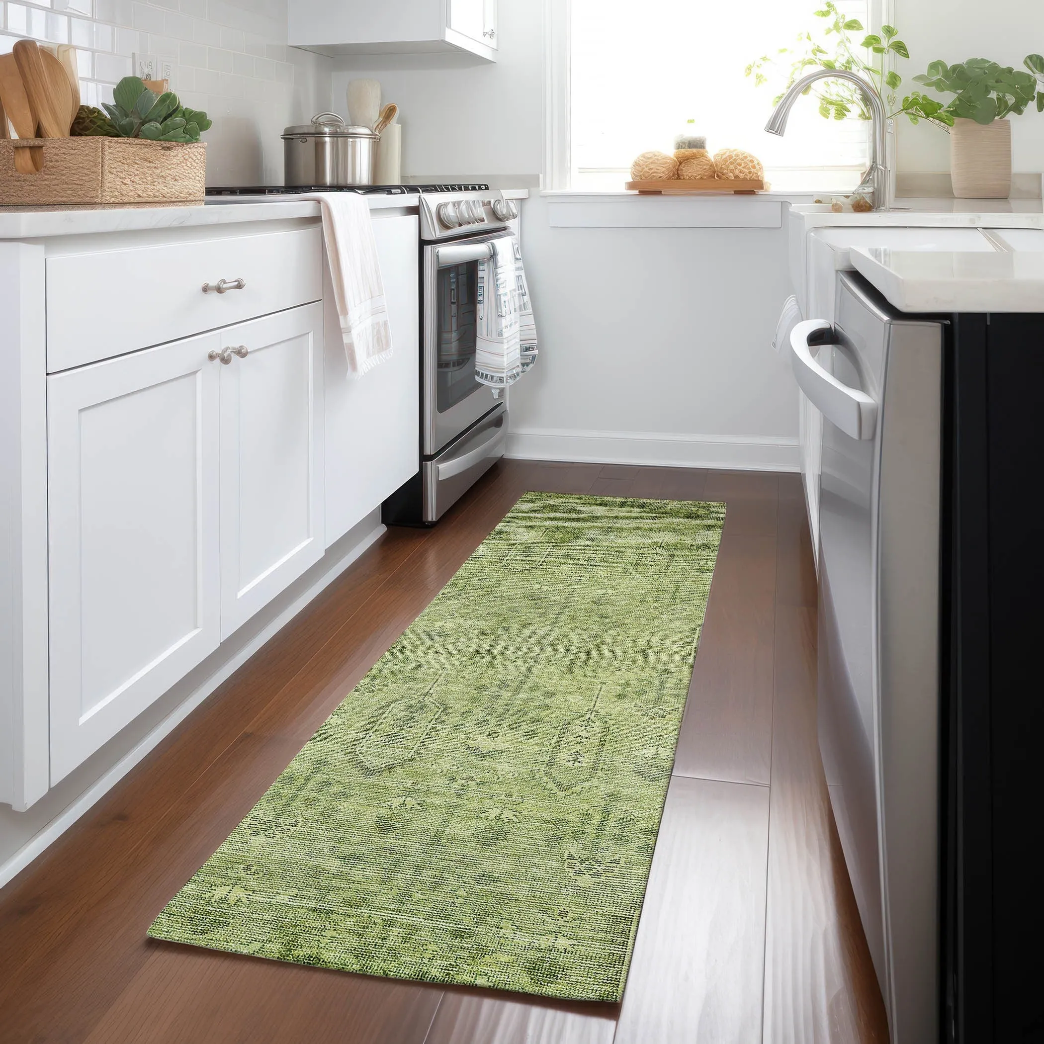 Machine Washable Indoor/ Outdoor Chantille Traditional Distressed Rug