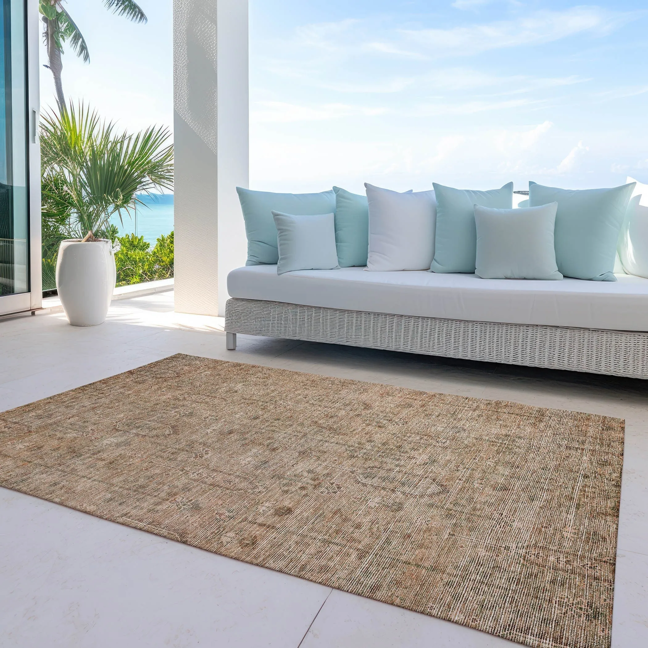 Machine Washable Indoor/ Outdoor Chantille Traditional Distressed Rug
