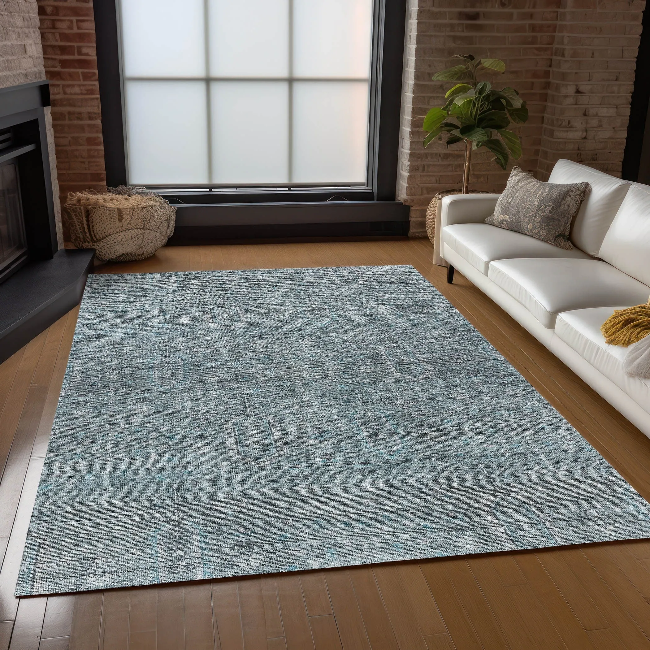 Machine Washable Indoor/ Outdoor Chantille Traditional Distressed Rug