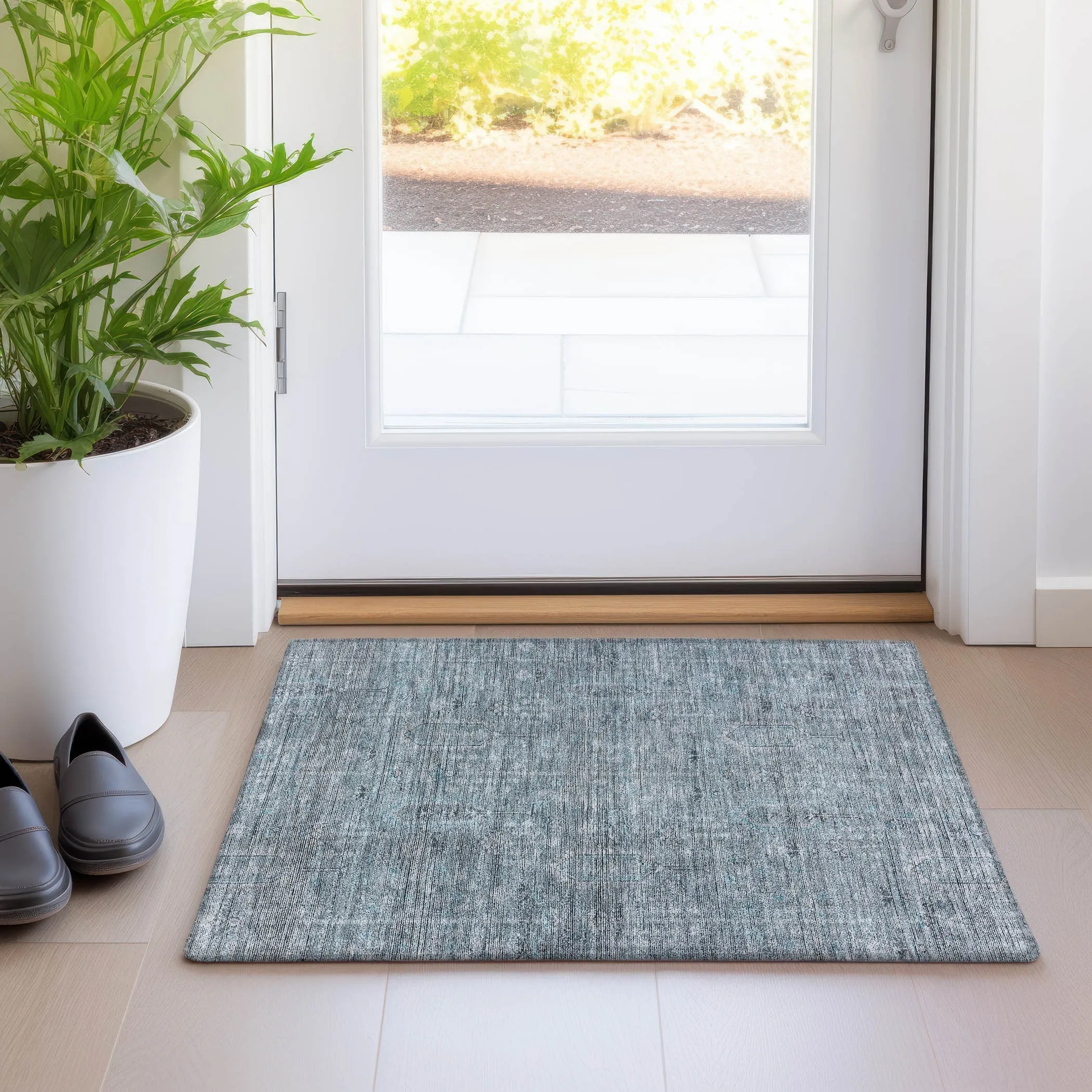 Machine Washable Indoor/ Outdoor Chantille Traditional Distressed Rug