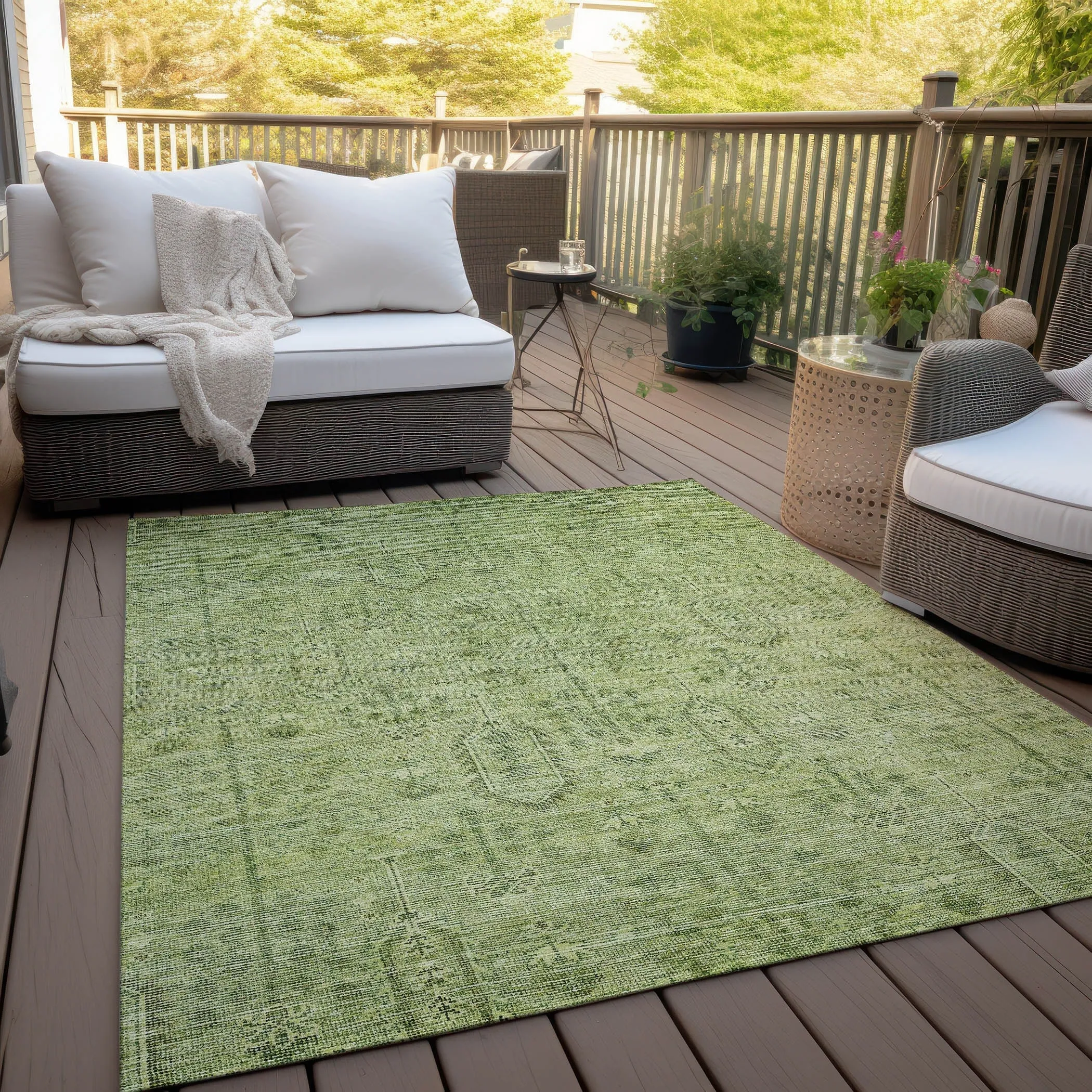 Machine Washable Indoor/ Outdoor Chantille Traditional Distressed Rug