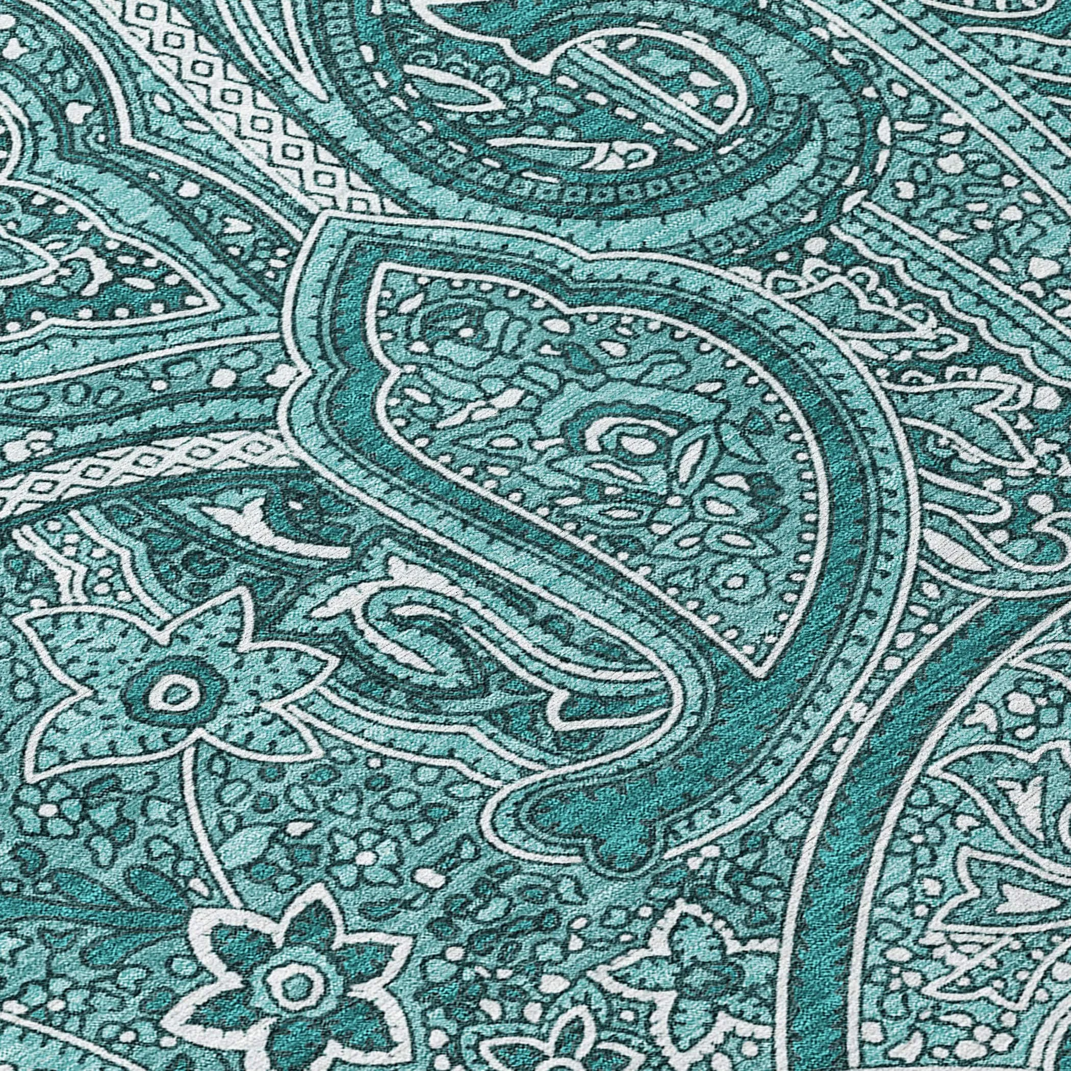 Machine Washable Indoor/ Outdoor Chantille Traditional Paisley Rug