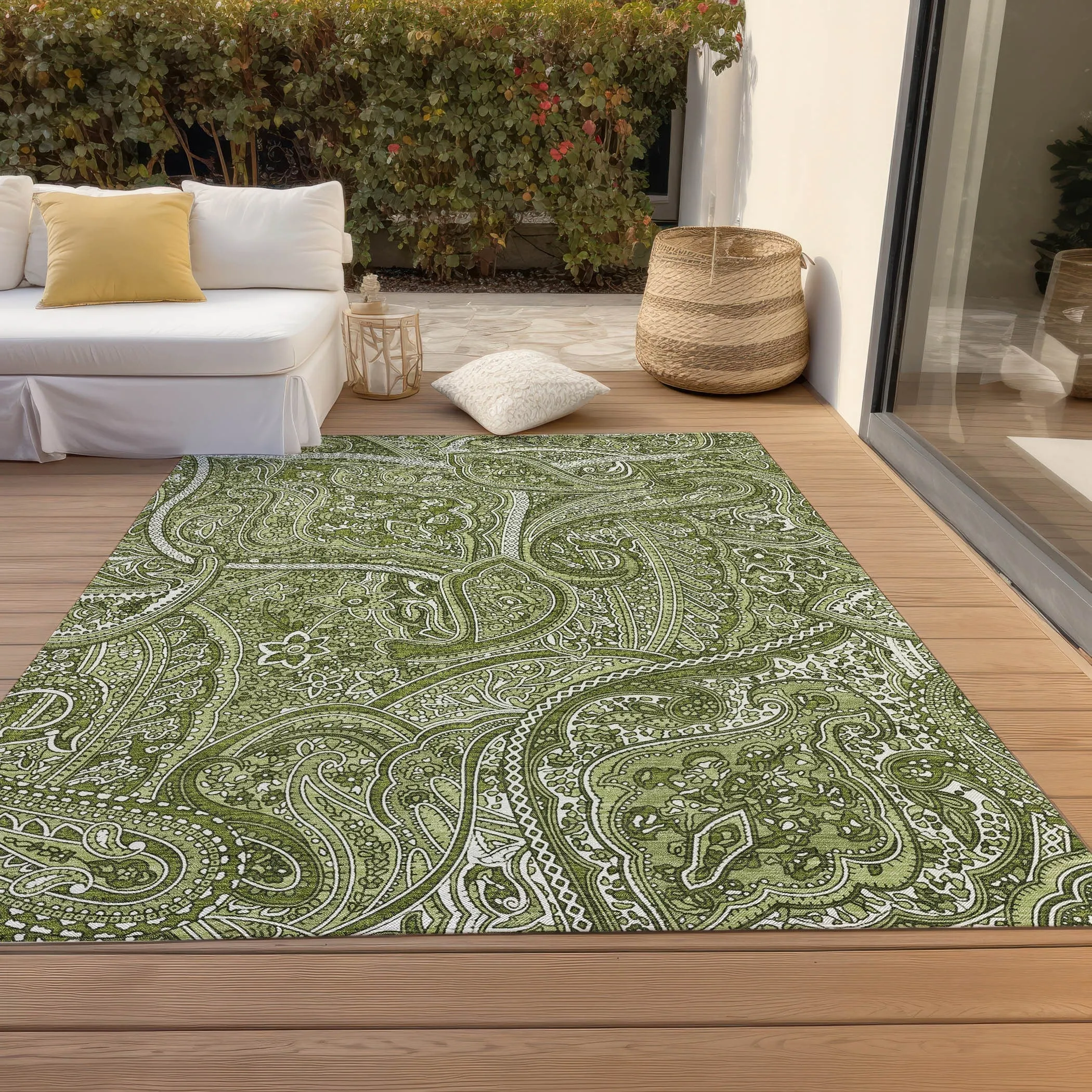 Machine Washable Indoor/ Outdoor Chantille Traditional Paisley Rug