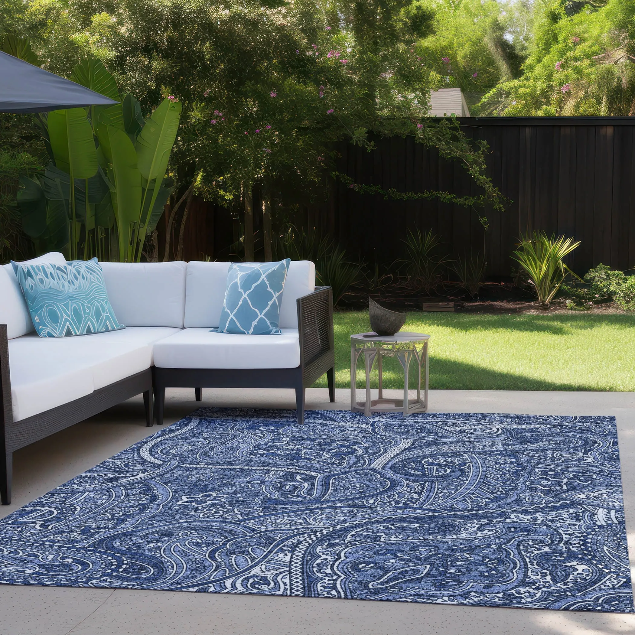 Machine Washable Indoor/ Outdoor Chantille Traditional Paisley Rug