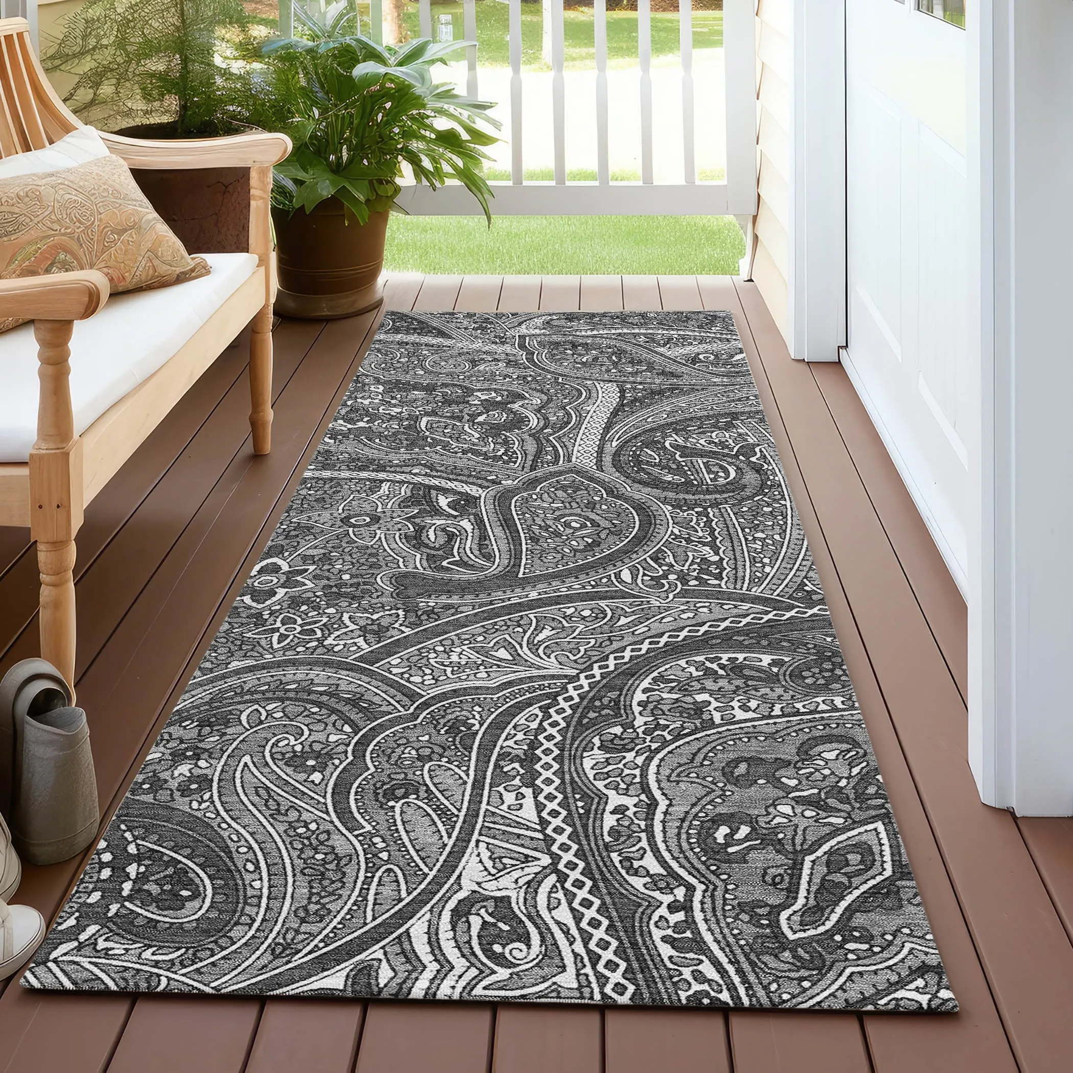 Machine Washable Indoor/ Outdoor Chantille Traditional Paisley Rug