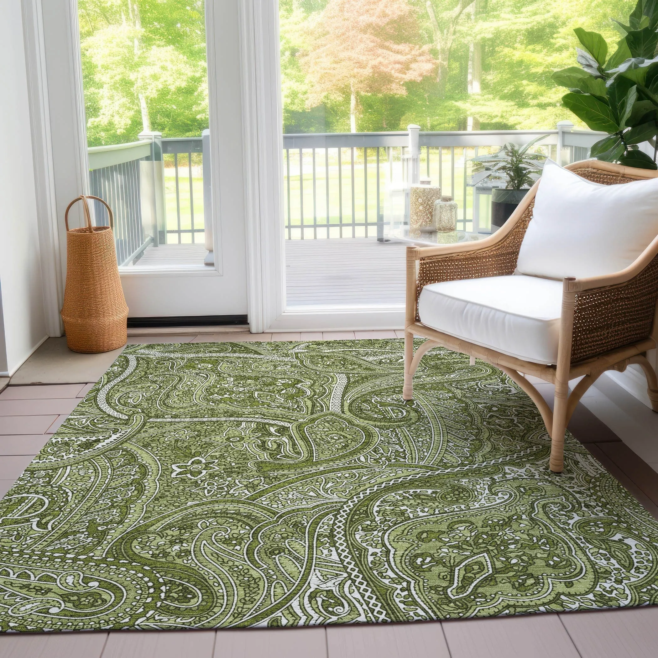 Machine Washable Indoor/ Outdoor Chantille Traditional Paisley Rug