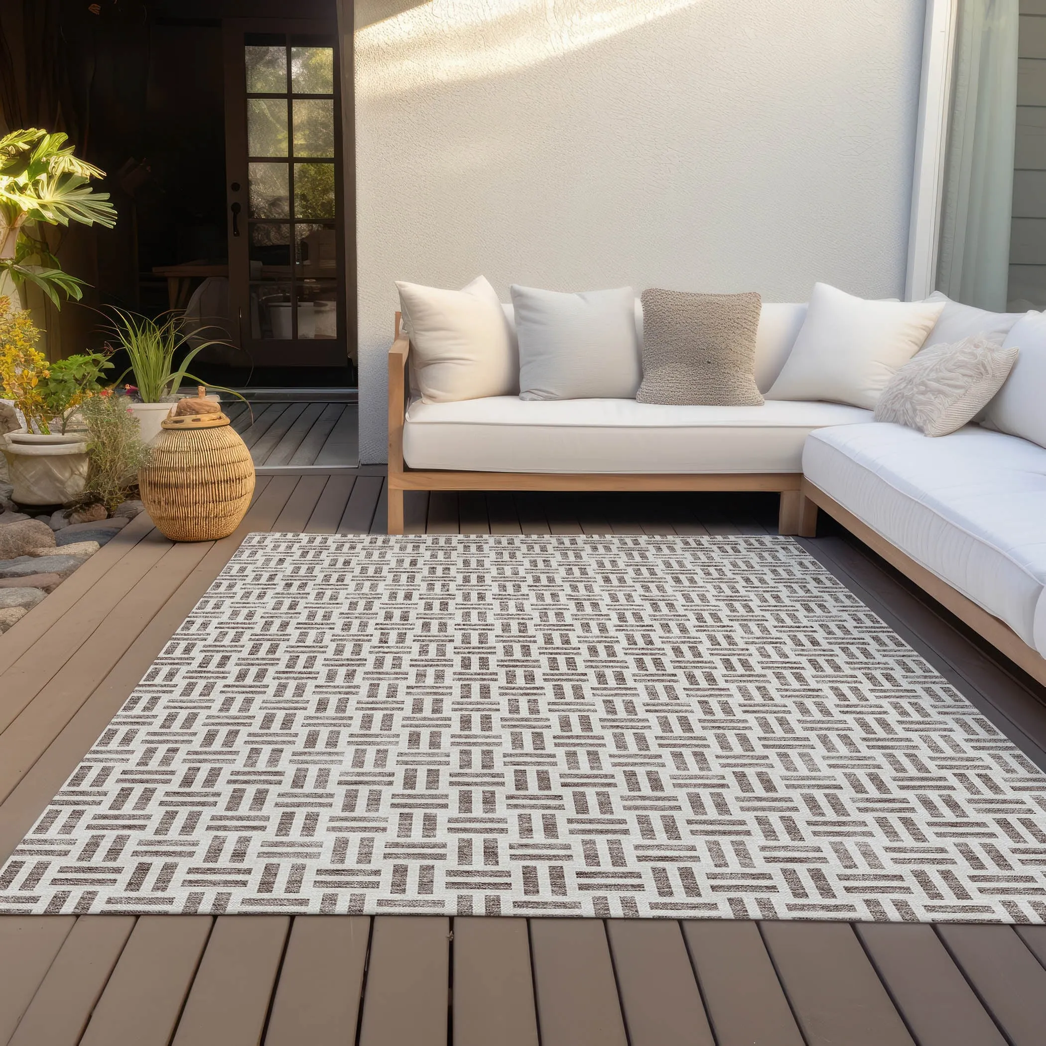 Machine Washable Indoor/ Outdoor Contemporary Basketweave Chantille Rug