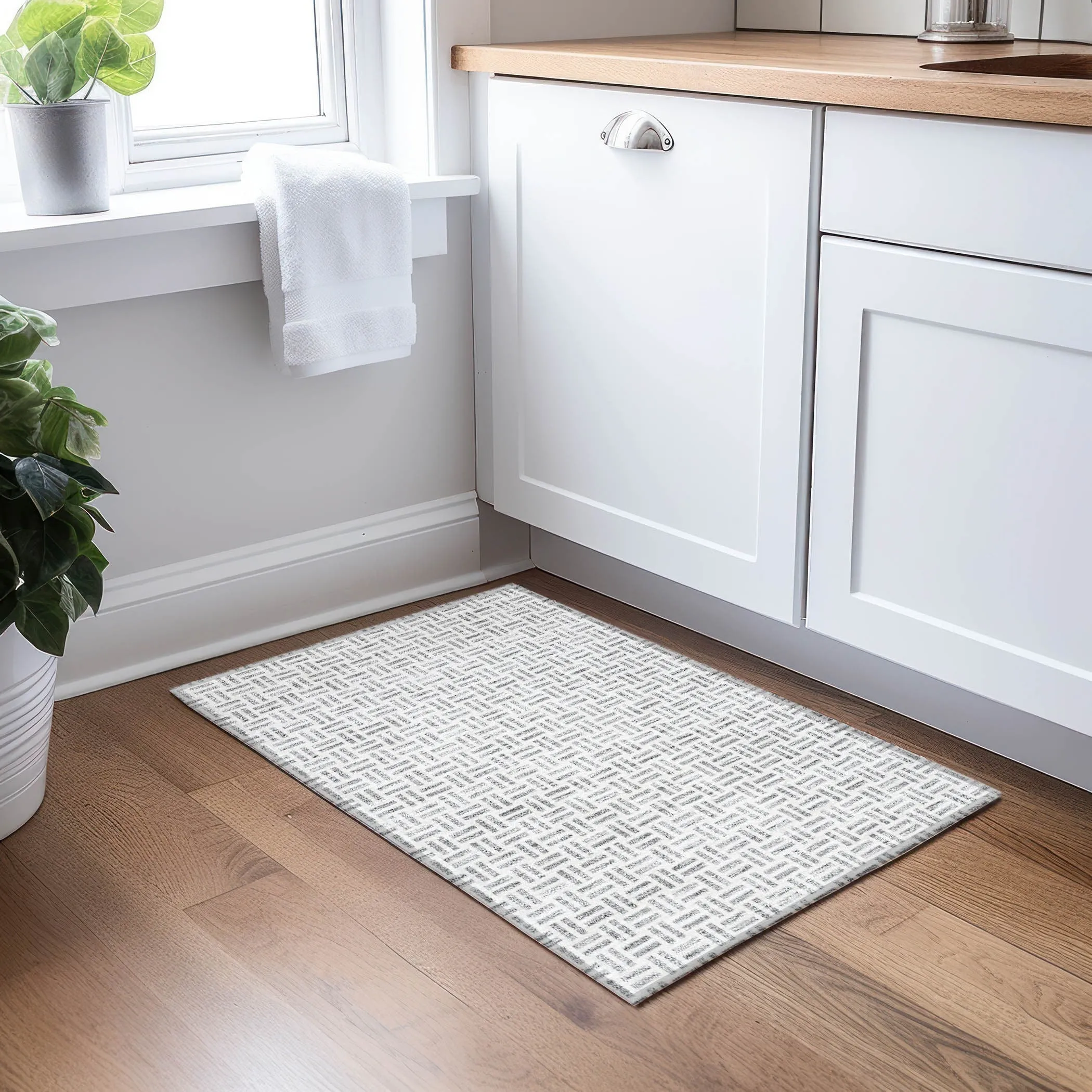 Machine Washable Indoor/ Outdoor Contemporary Basketweave Chantille Rug