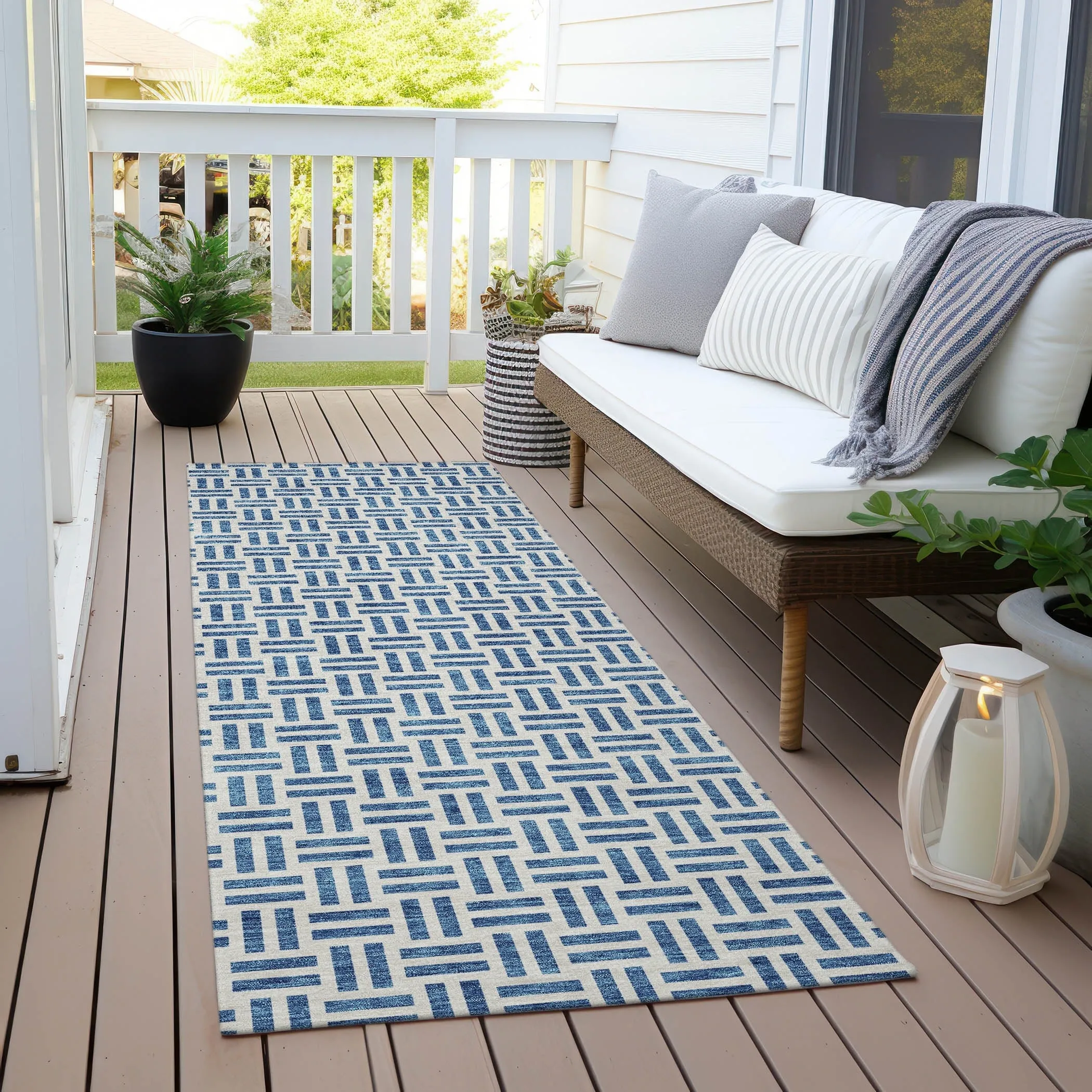Machine Washable Indoor/ Outdoor Contemporary Basketweave Chantille Rug