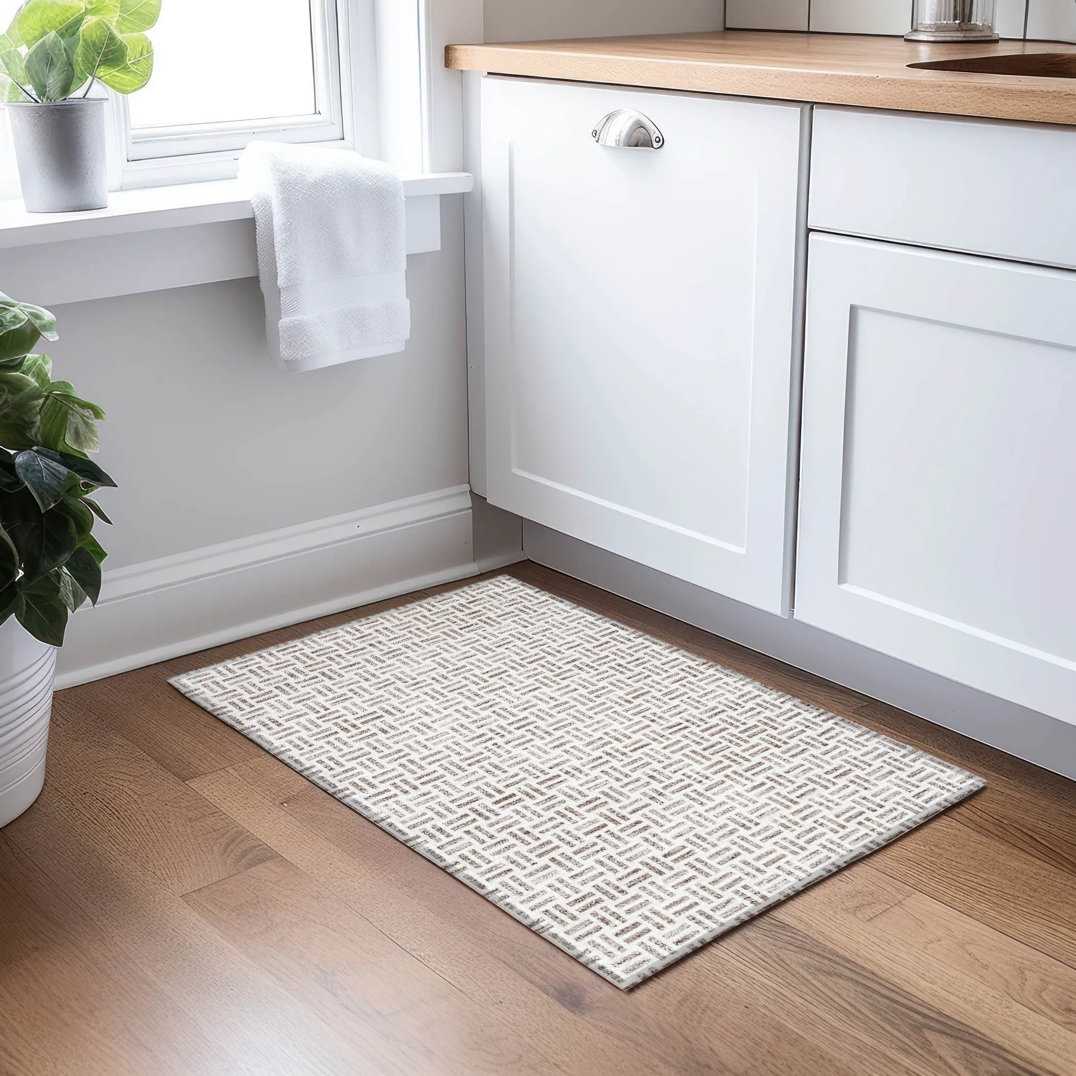 Machine Washable Indoor/ Outdoor Contemporary Basketweave Chantille Rug