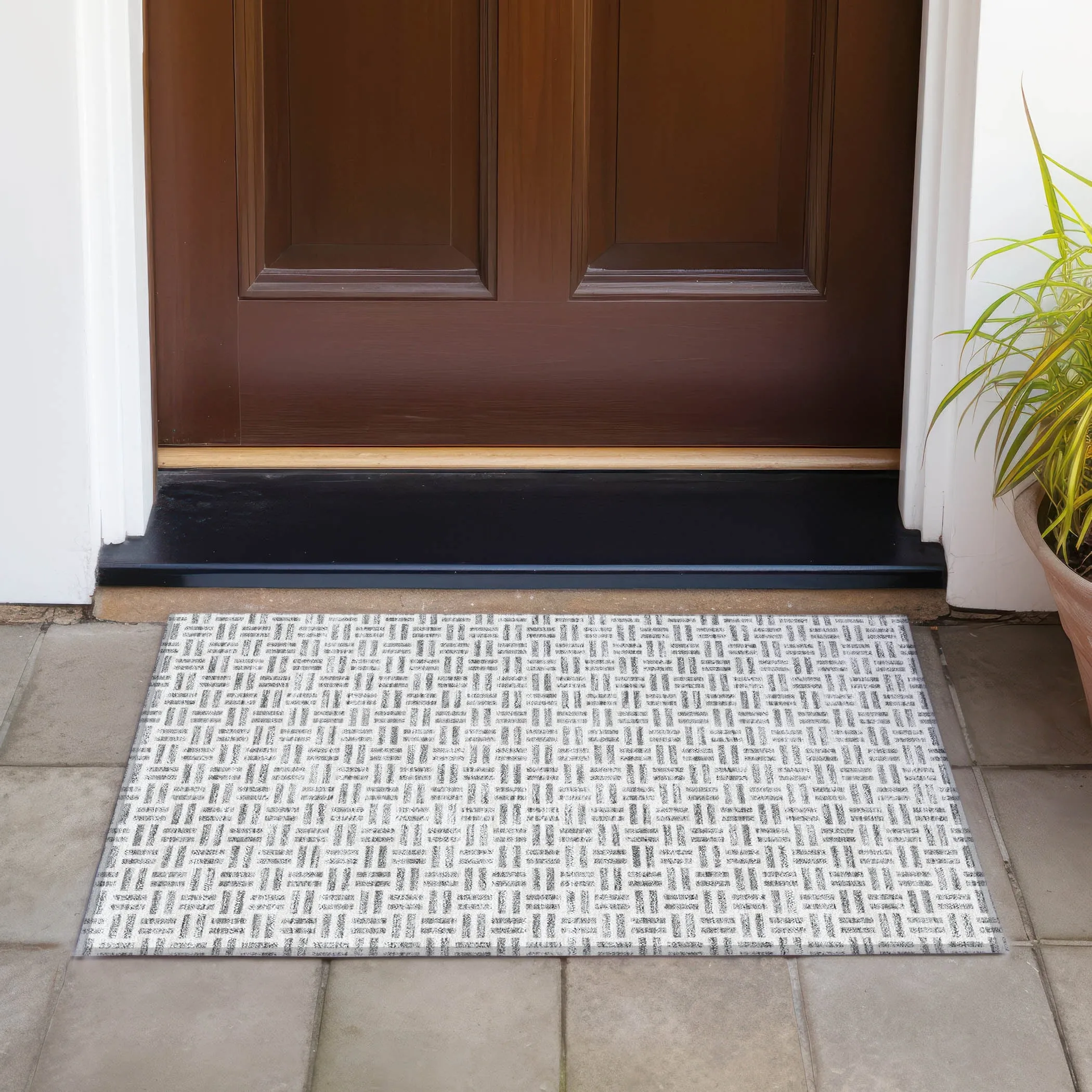 Machine Washable Indoor/ Outdoor Contemporary Basketweave Chantille Rug